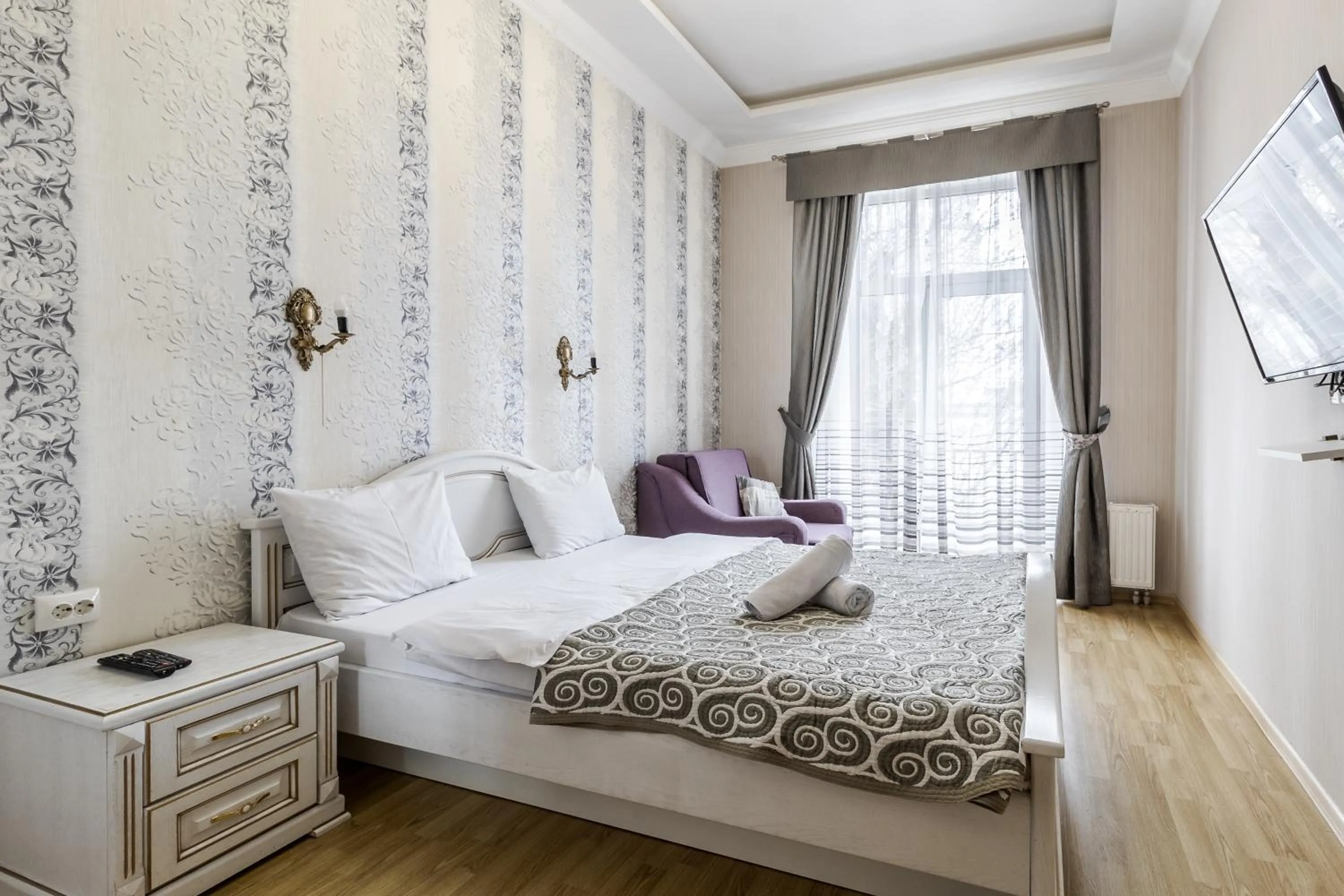 Two-Bedroom Apartment in Vynnychenka apartment