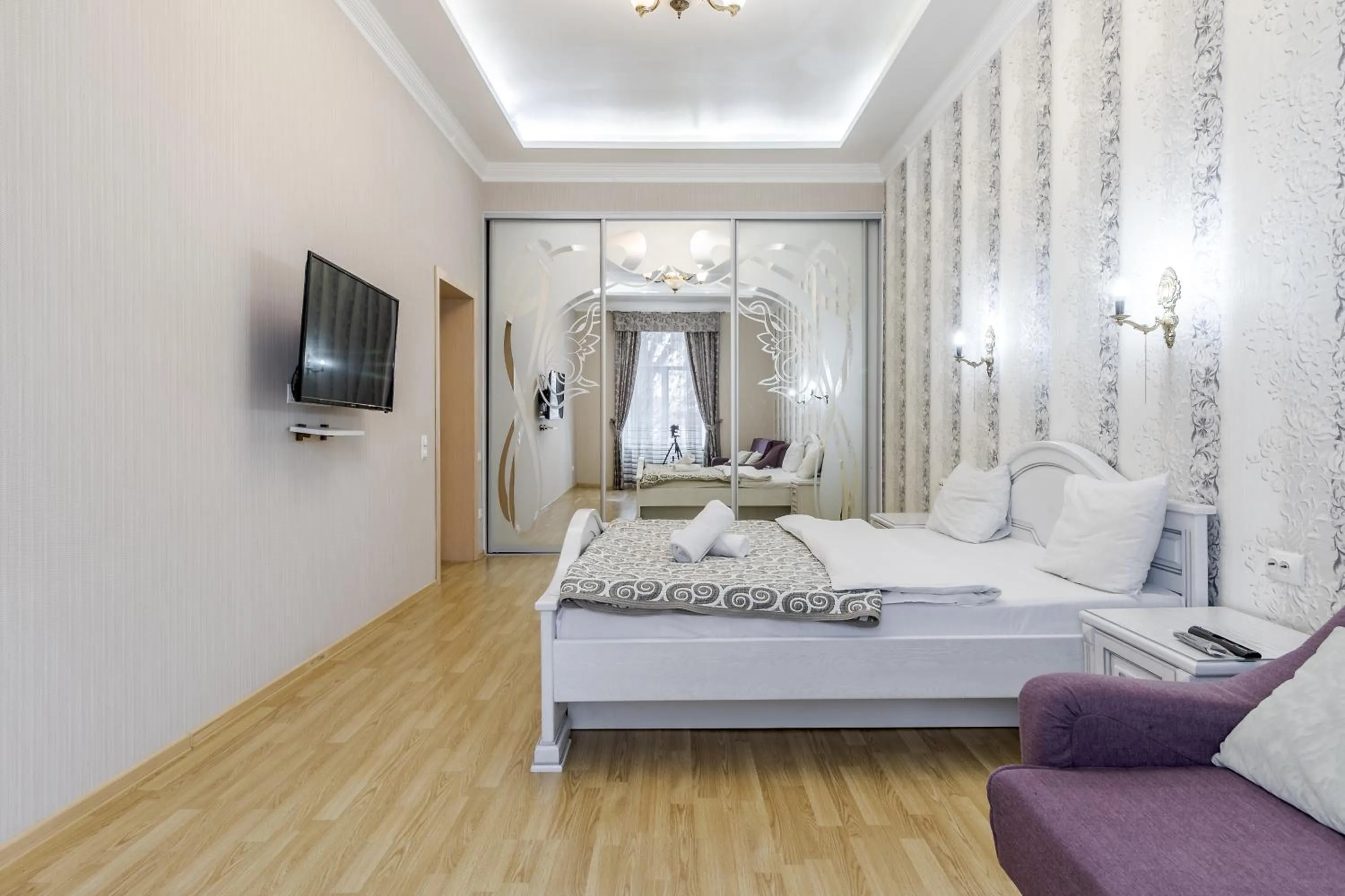 Bed in Vynnychenka apartment