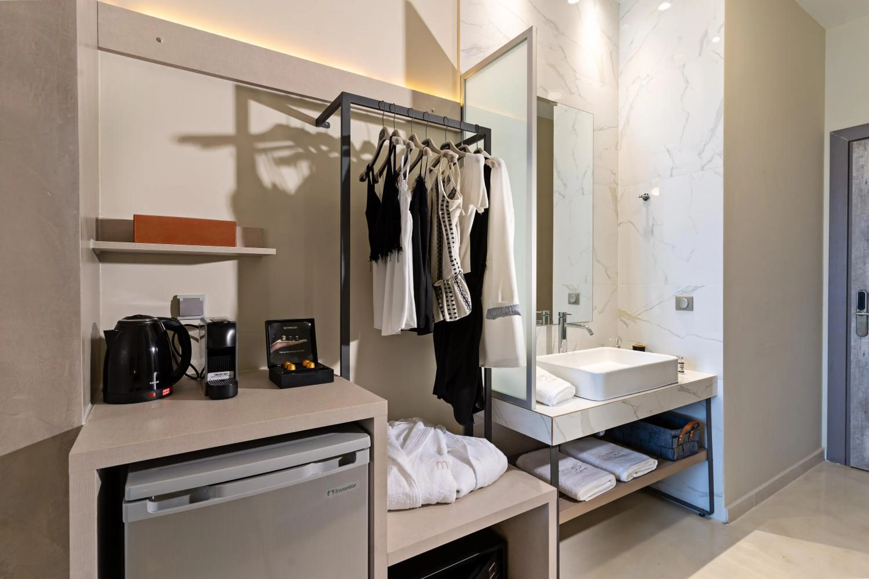 Coffee/tea facilities in Mitos-Suites