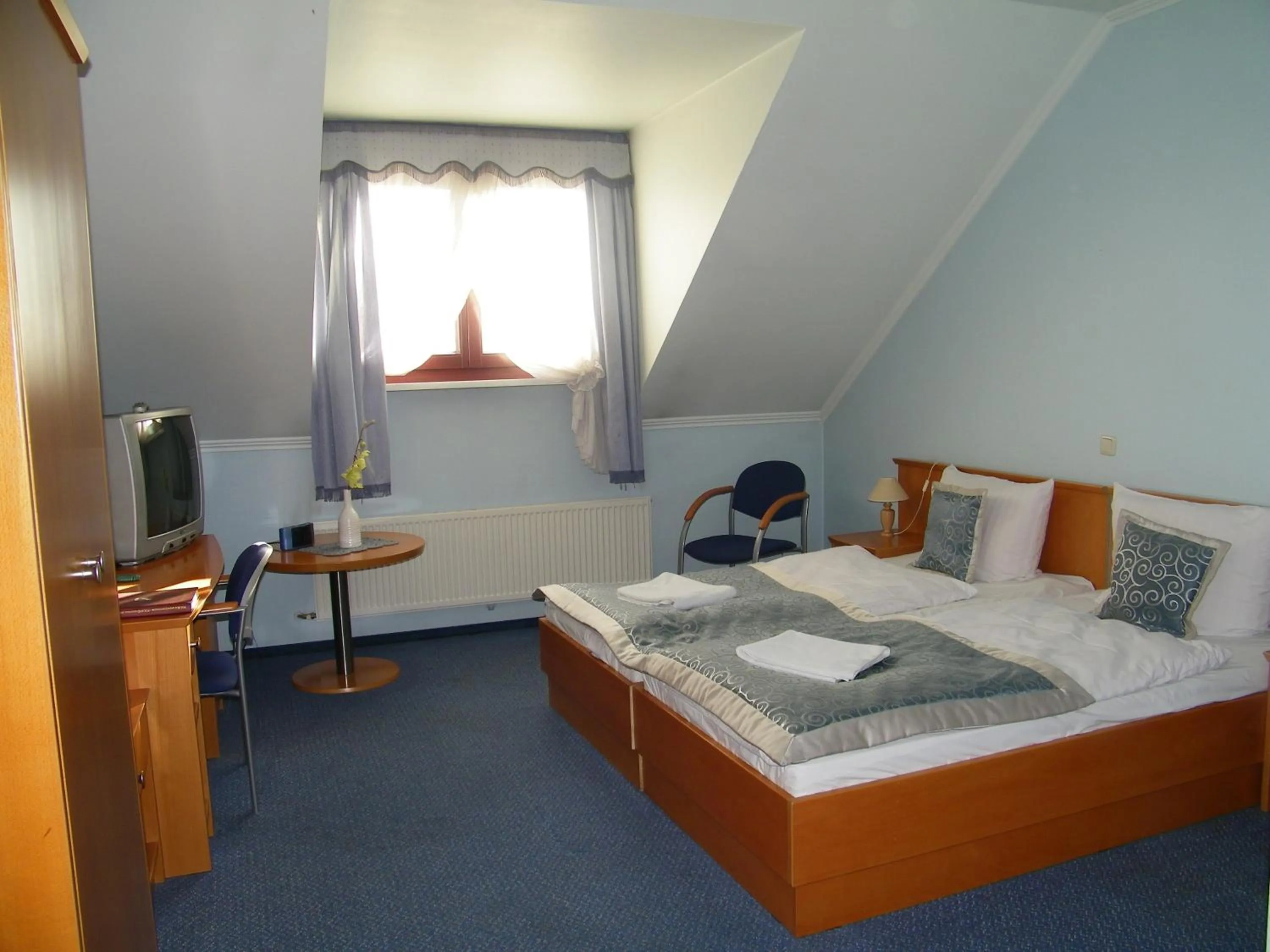 Bed in Hotel Restauracja Tawerna Gliwice