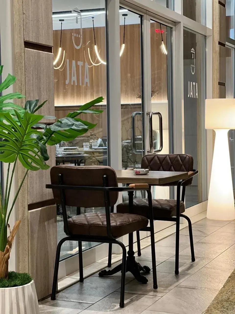 Restaurant/places to eat in Jata Hotel Restaurant/places to eat in Jata Hotel