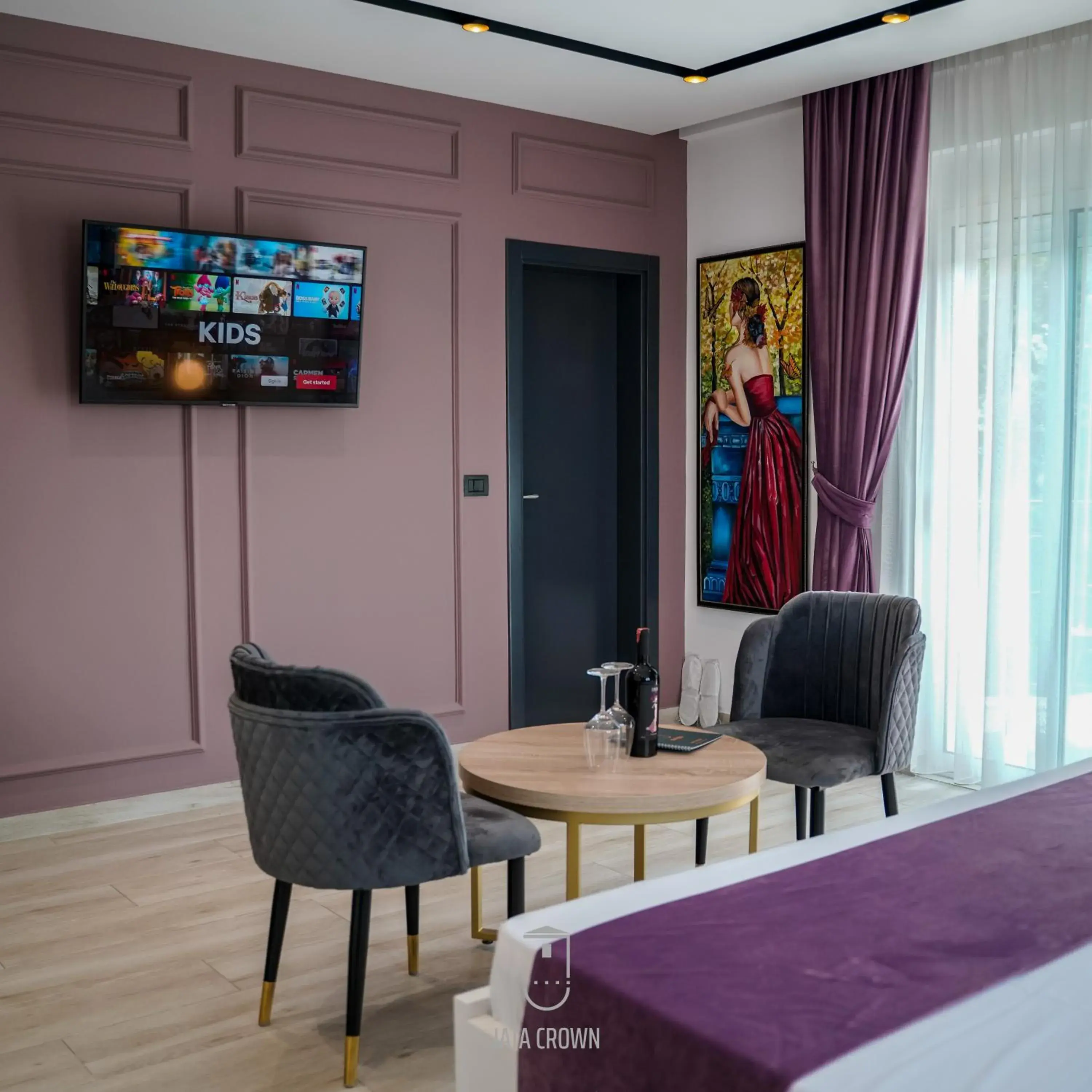 Communal lounge/ TV room, Bed in Jata Hotel Communal lounge/ TV room, Bed in Jata Hotel