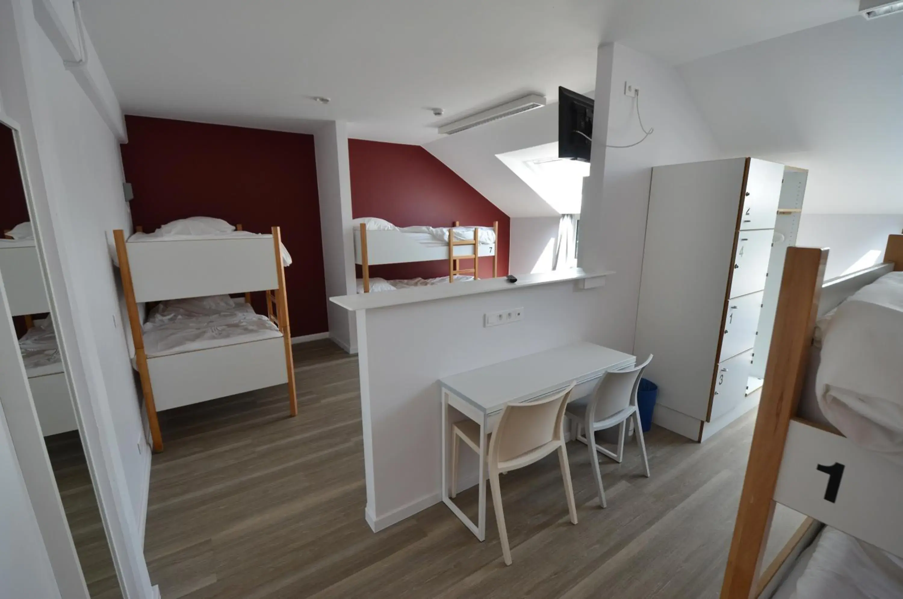 Single Bed in Female Dormitory Room with Shared Bathroom in Auberge des 3 Fontaines - Youth Hostel Single Bed in Female Dormitory Room with Shared Bathroom in Auberge des 3 Fontaines - Youth Hostel
