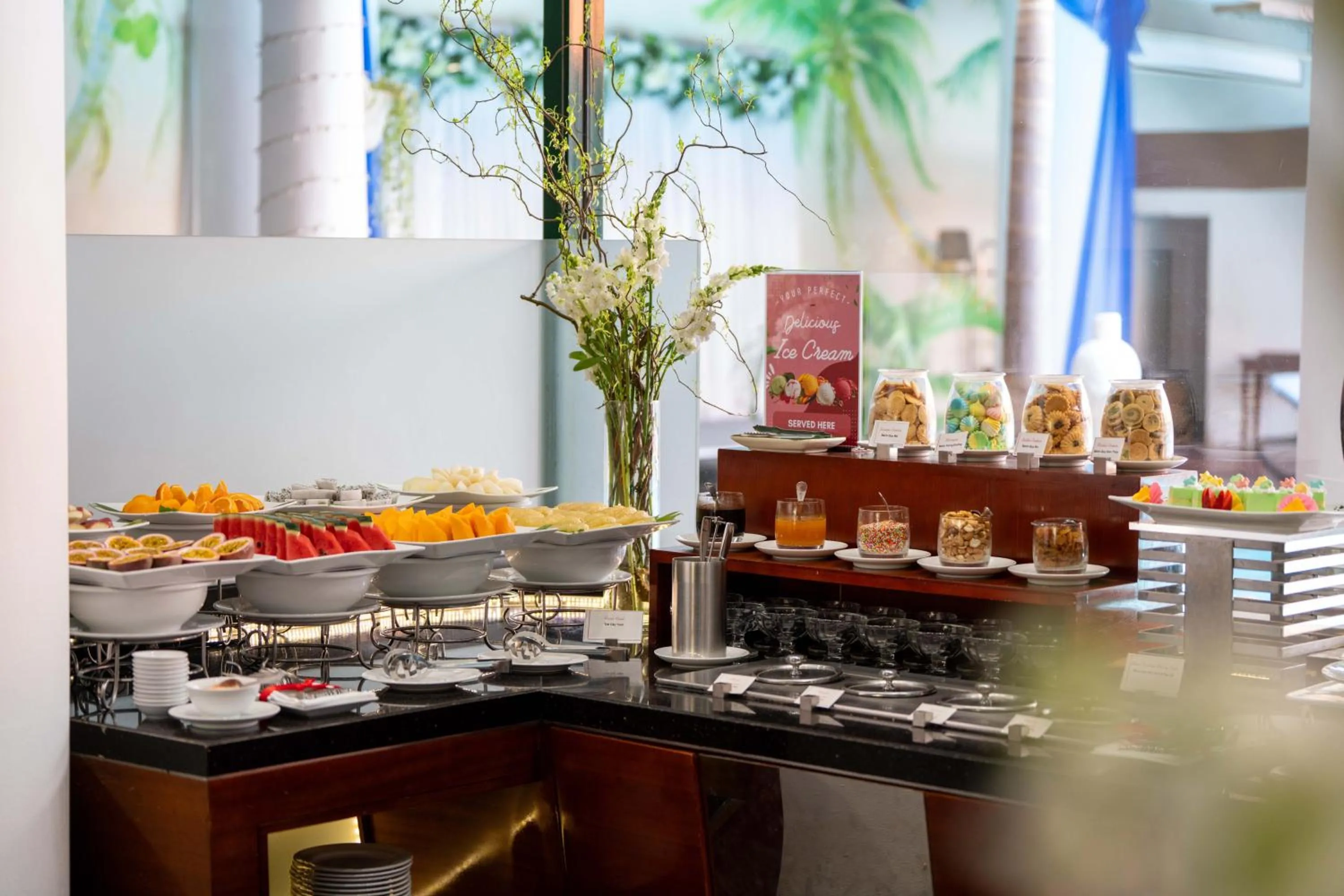 Food in Garden Plaza Saigon - Formerly PARKROYAL Saigon