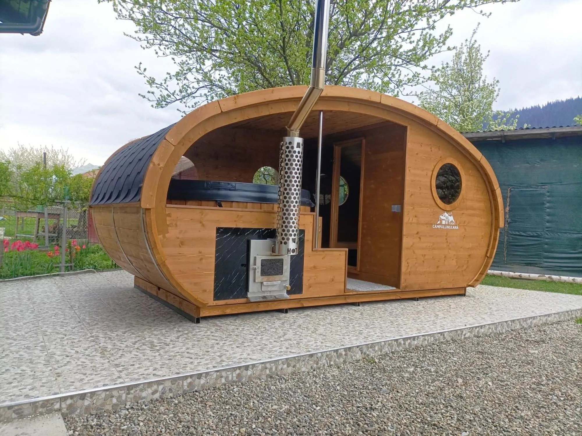 Hot Tub in Casa Câmpulungeană