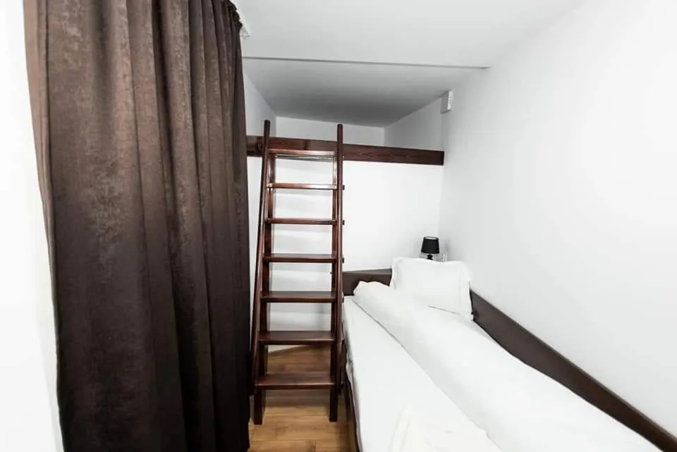 Bedroom, Bed in Casa Câmpulungeană