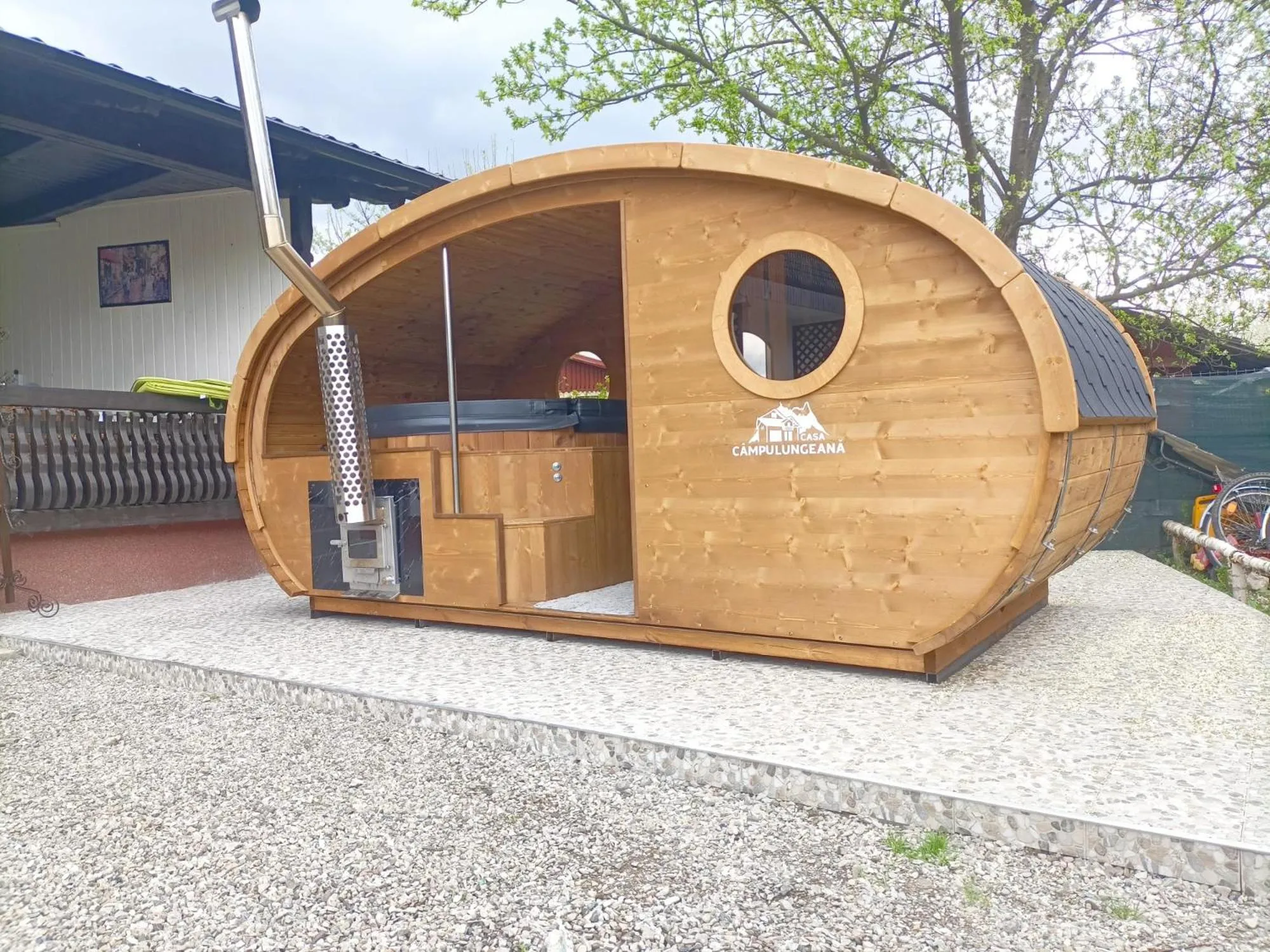 Hot Tub in Casa Câmpulungeană