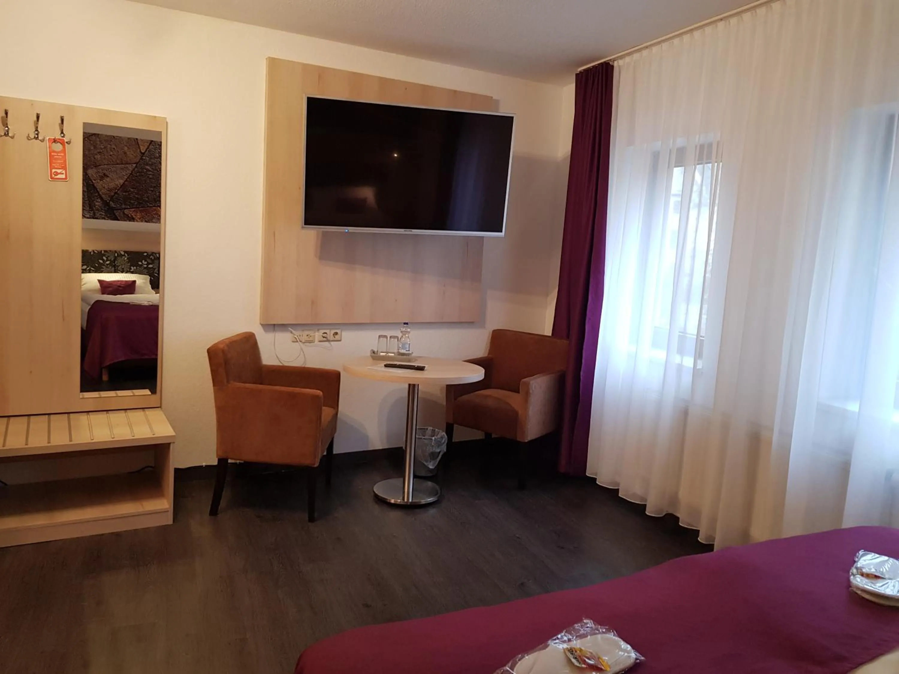 Seating area, Bed in Hotel Milin