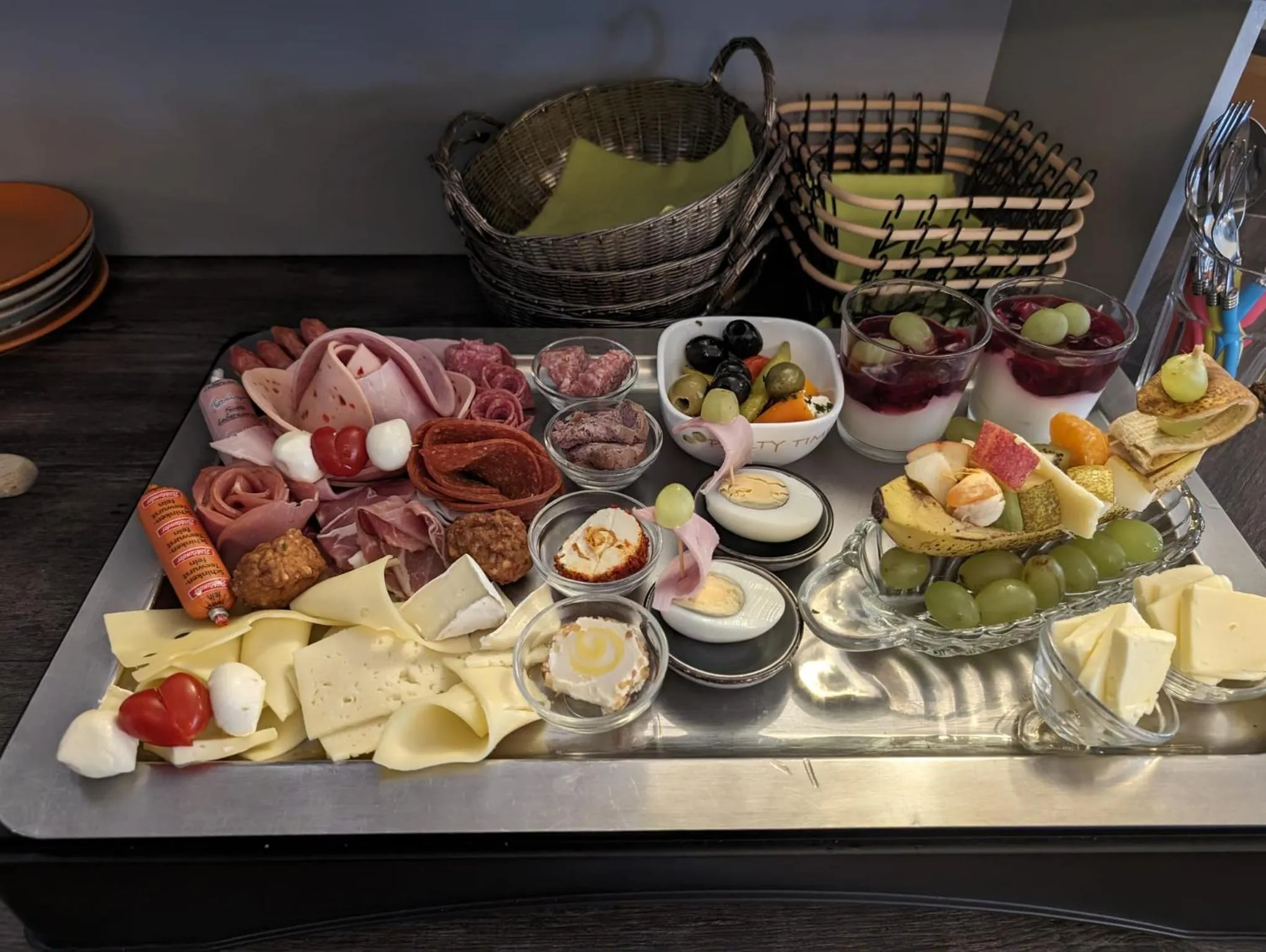 Buffet breakfast in Hotel Milin