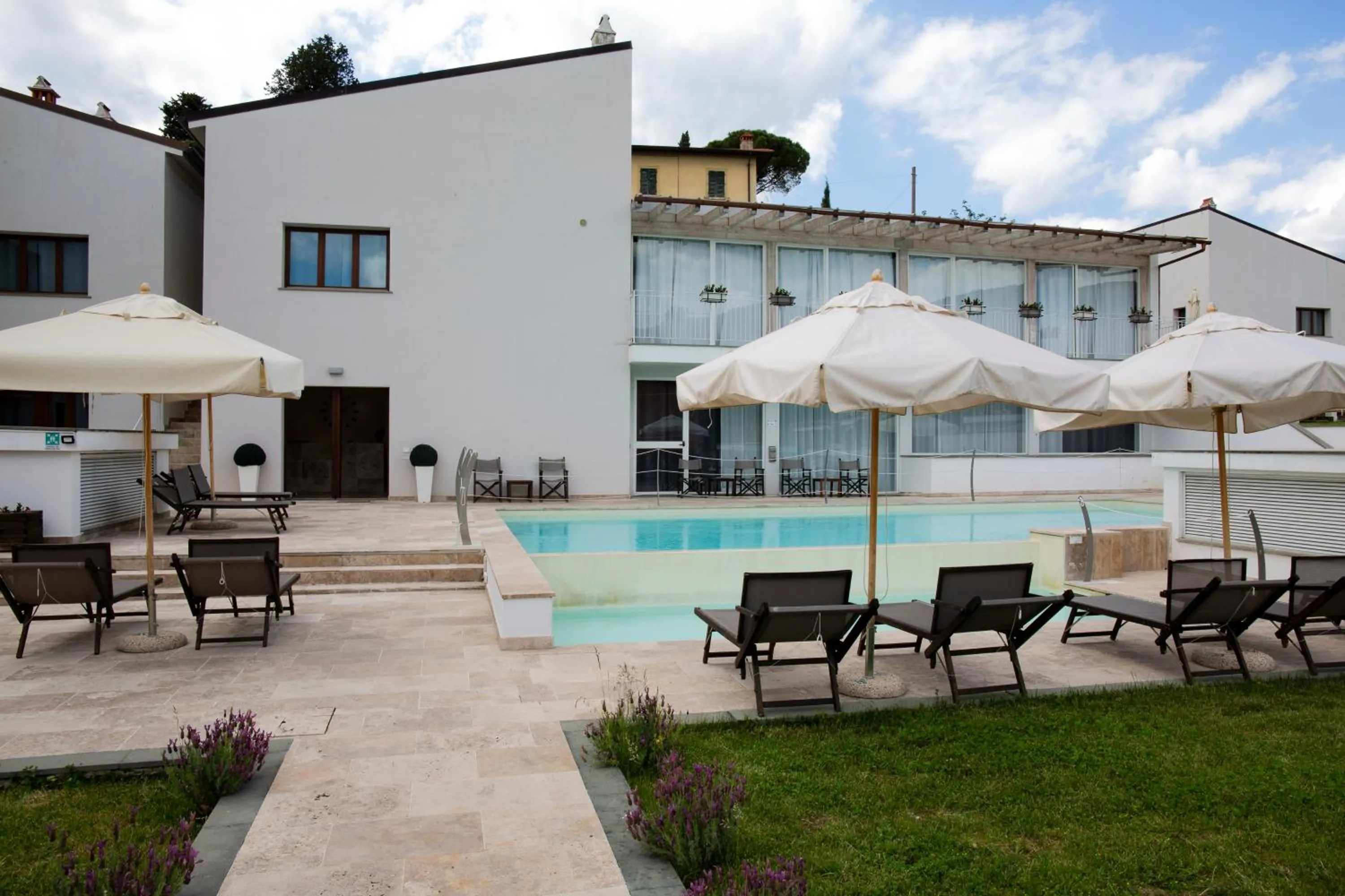 Swimming pool in The Florence Hills Resort & Wellness