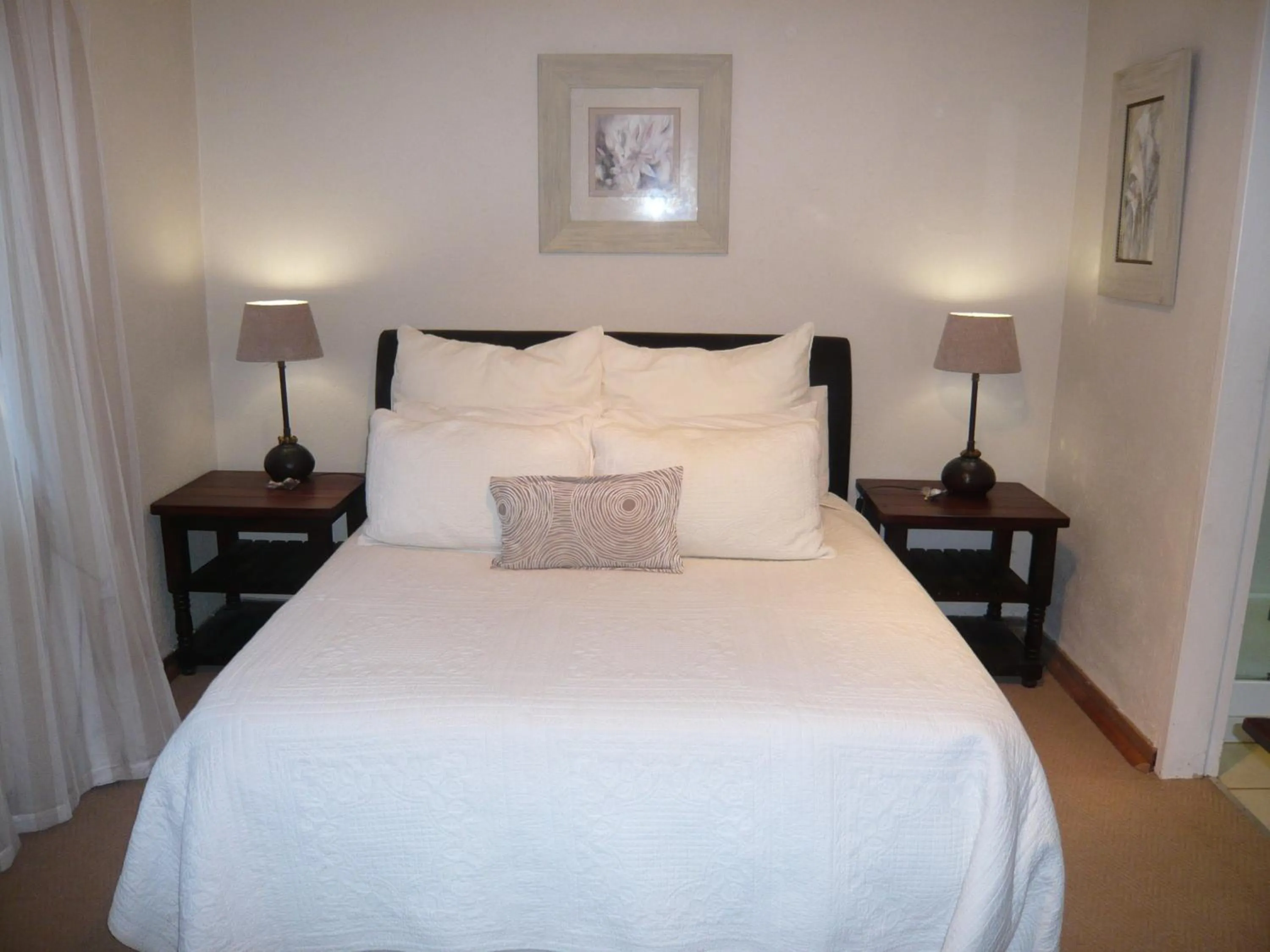 Bed in Dusk to Dawn Guesthouse