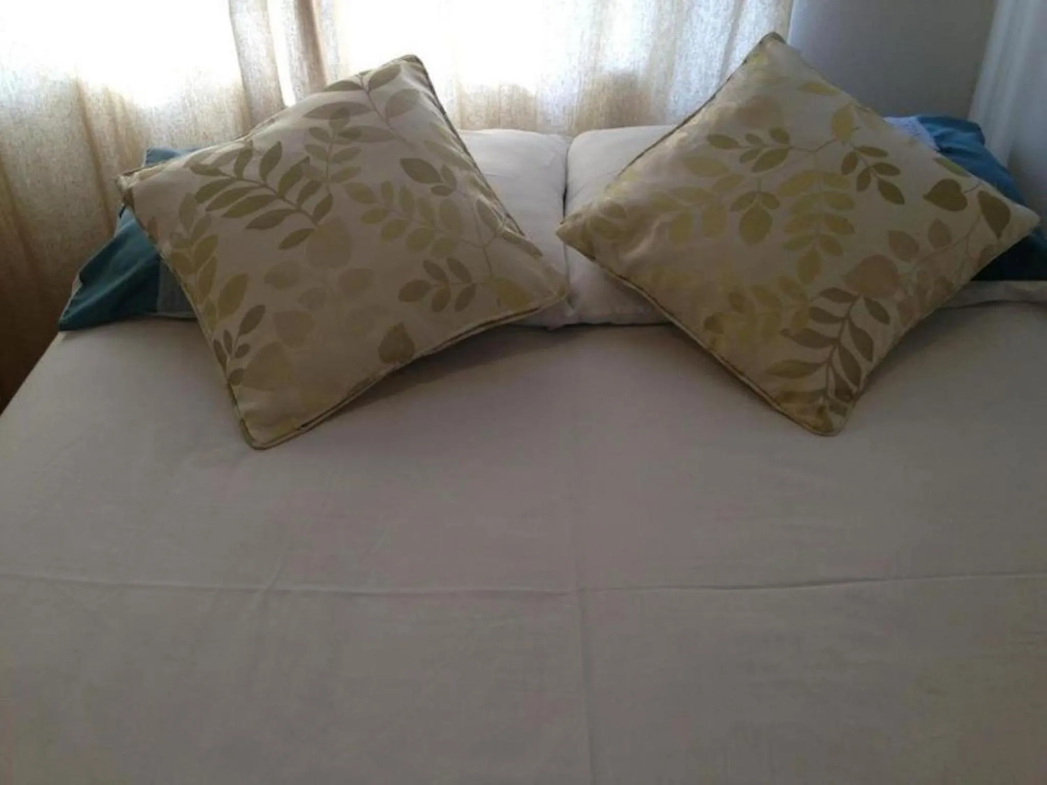 Bed in Comfortable Family room with Tv, Free Fast Wifi, Sleeps 3