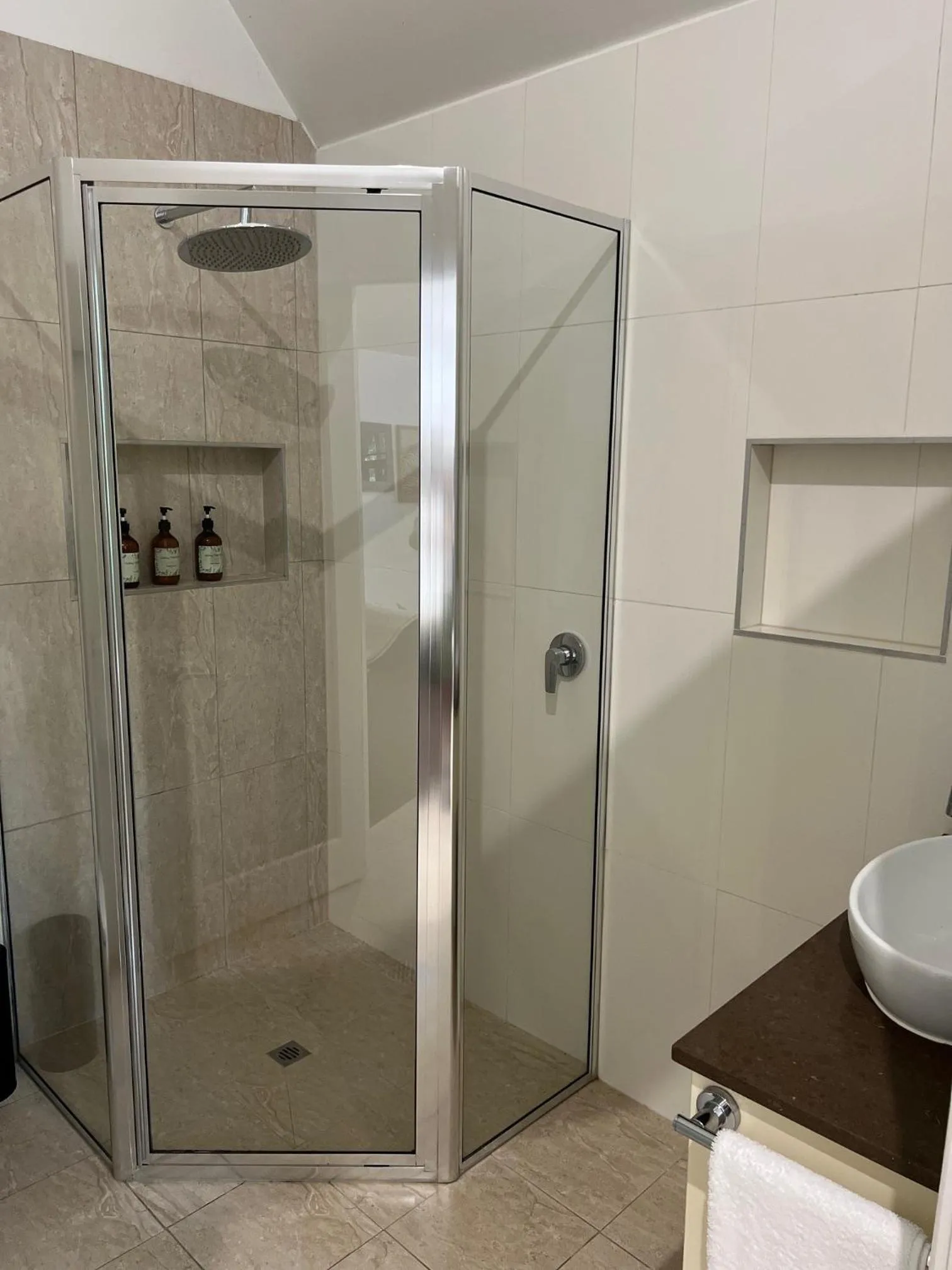 Gallery Walk Chalets - Tamborine Mountain