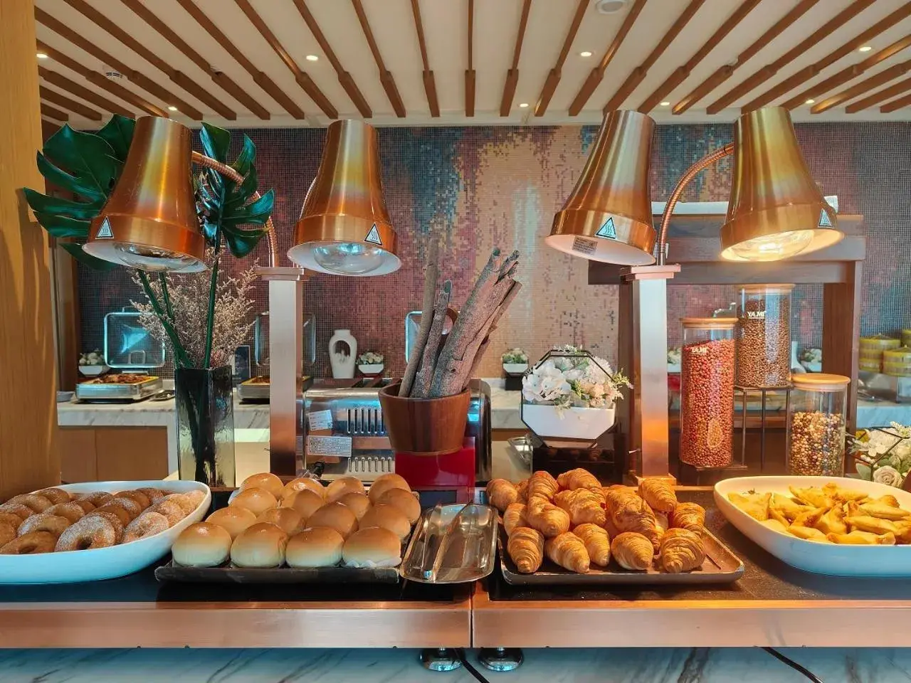 Breakfast in Somerset Bio-Island Guangzhou-Free shuttle bus during Canton Fair & right beside Guanzhou Metro Station Breakfast in Somerset Bio-Island Guangzhou-Free shuttle bus during Canton Fair & right beside Guanzhou Metro Station