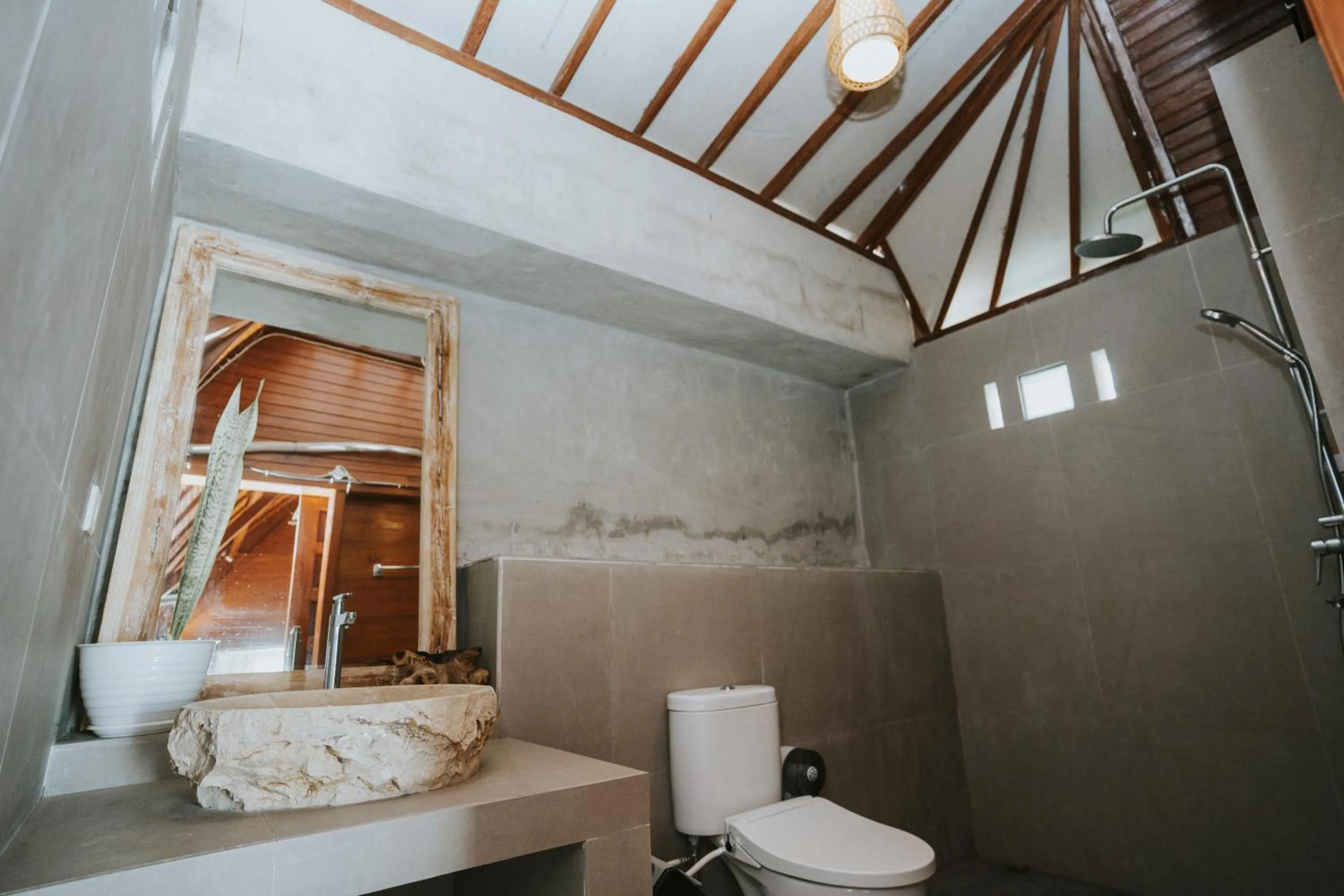 Shower in Permata Hill Nusa Penida