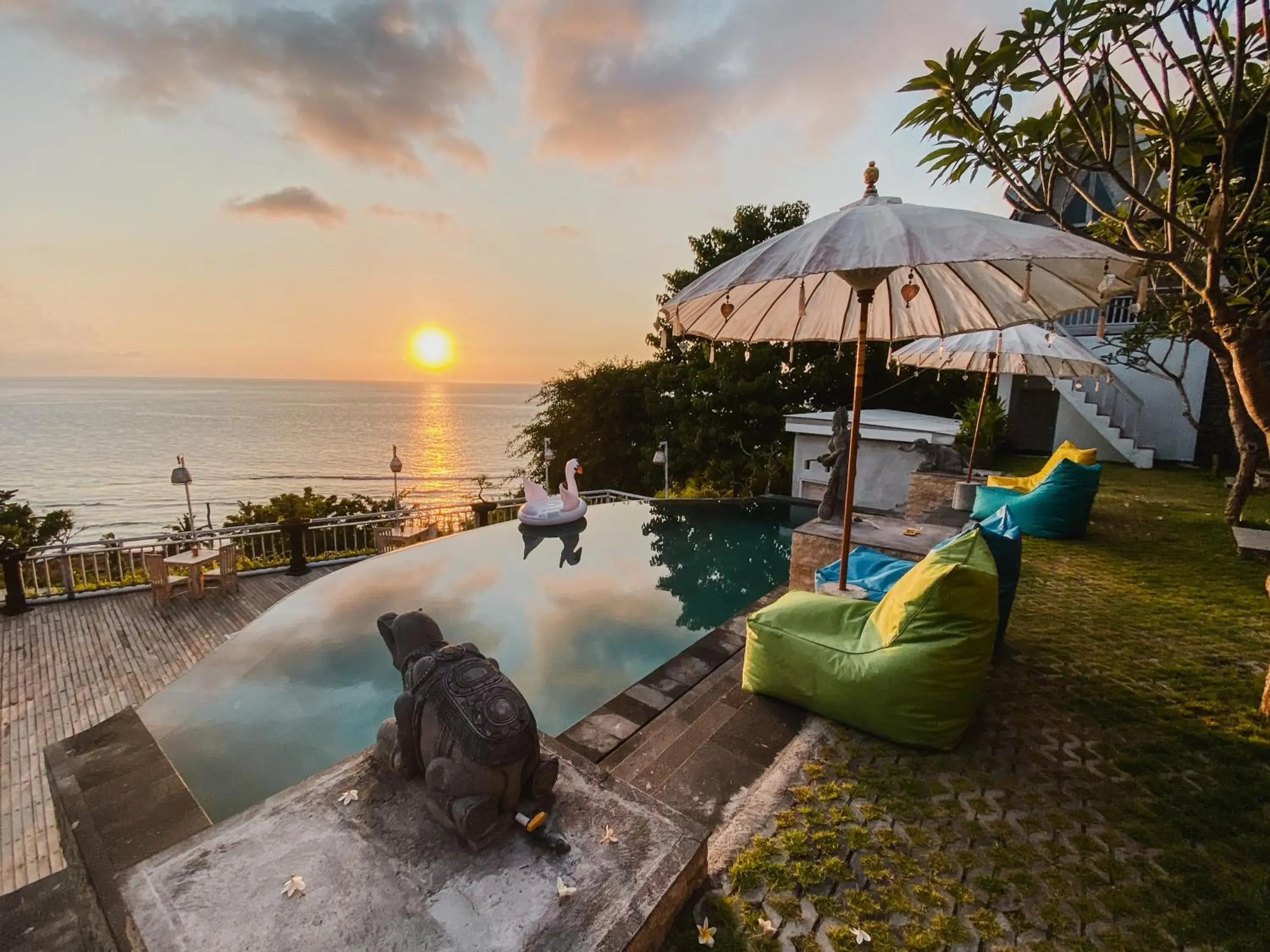 Patio in Permata Hill Nusa Penida Patio in Permata Hill Nusa Penida