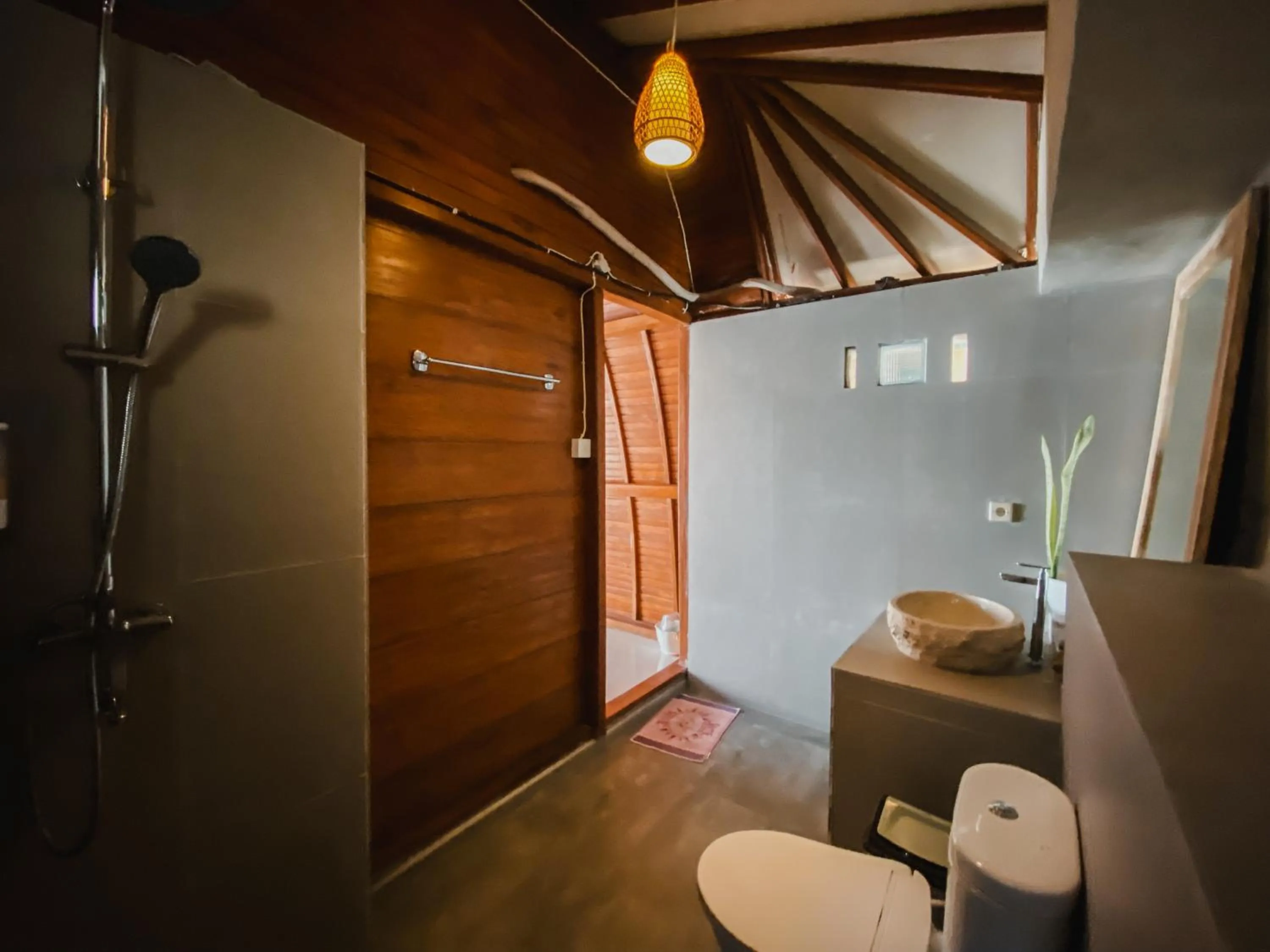 Shower in Permata Hill Nusa Penida