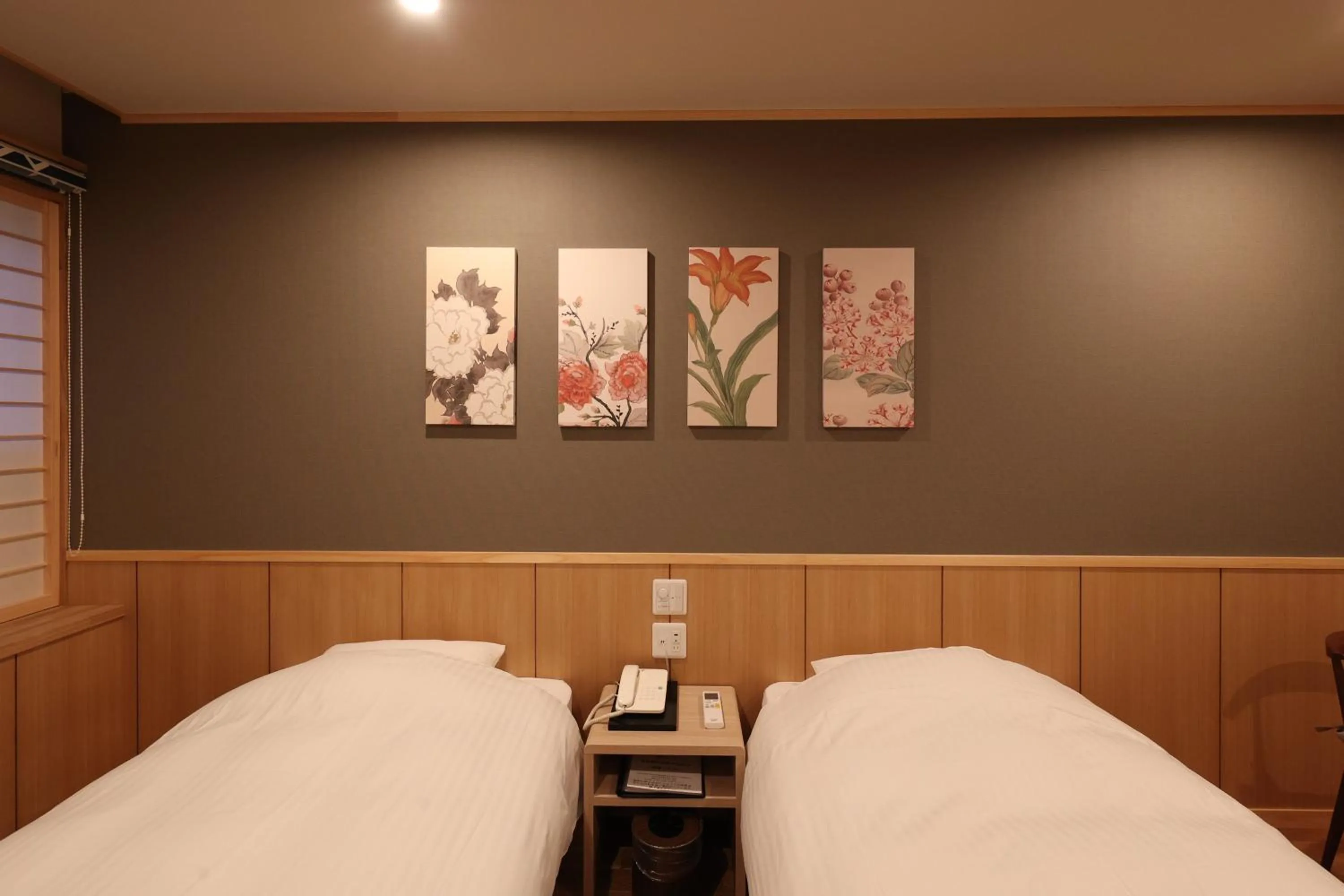 Photo of the whole room, Bed in Mutsumikan