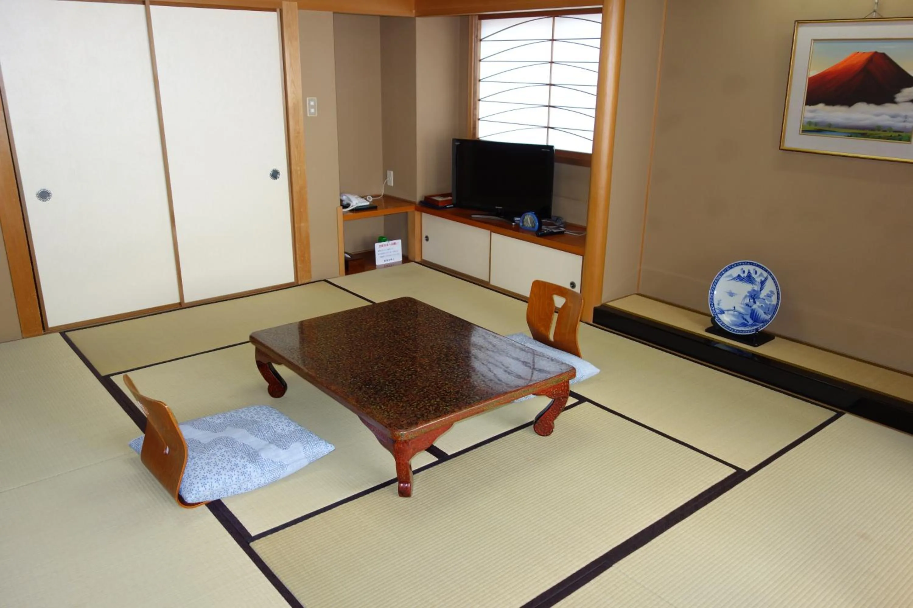 Photo of the whole room in Mutsumikan