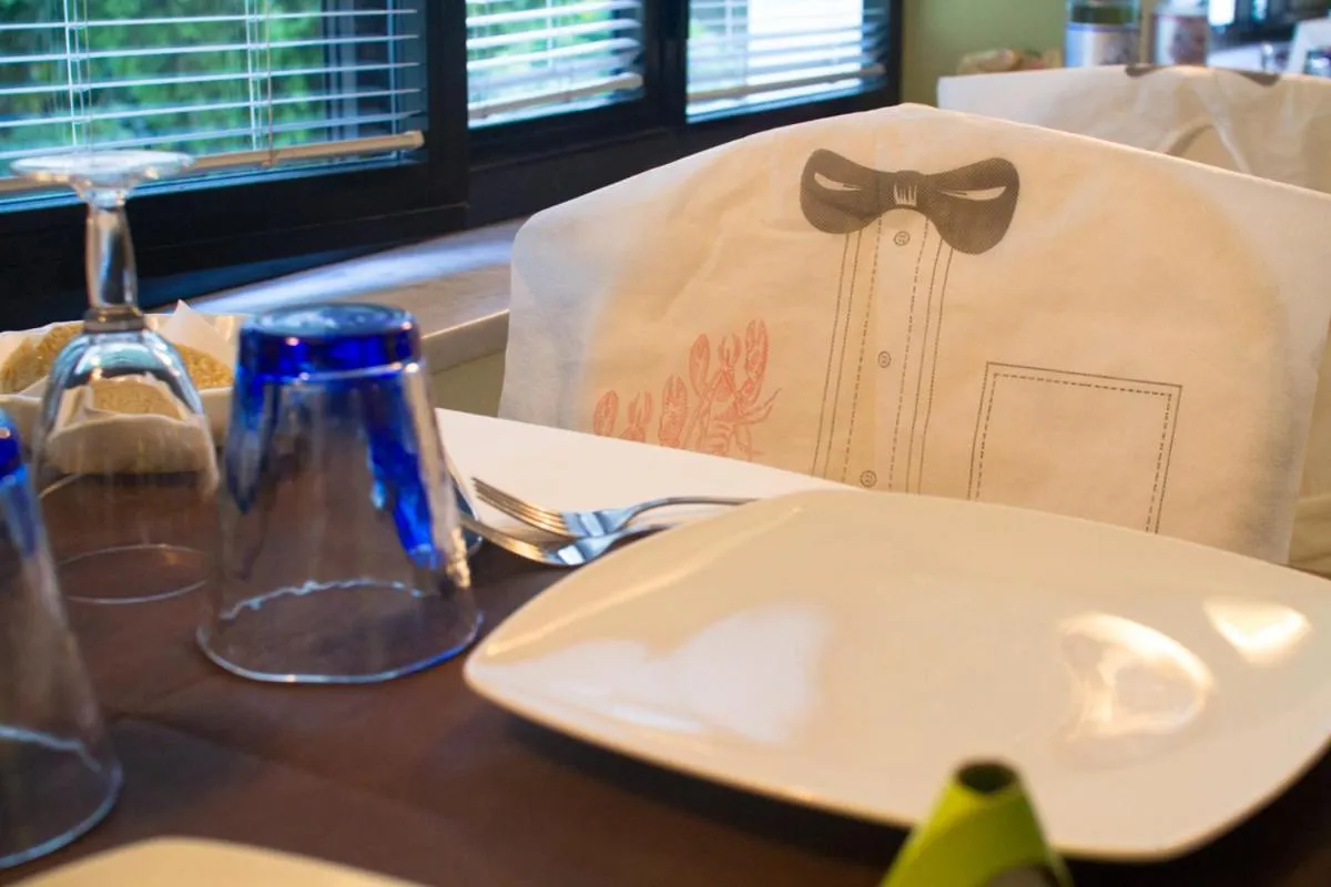 Restaurant/places to eat in Hotel Marinella