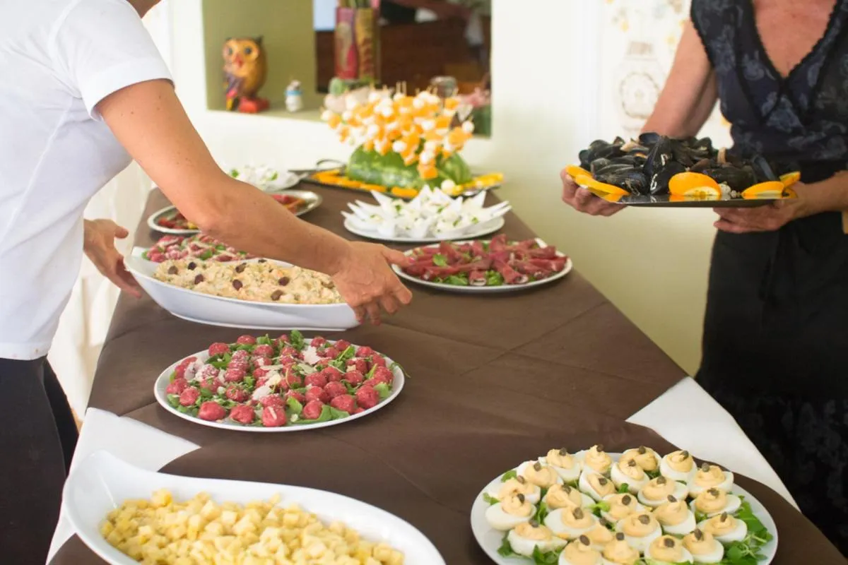 Restaurant/places to eat in Hotel Marinella