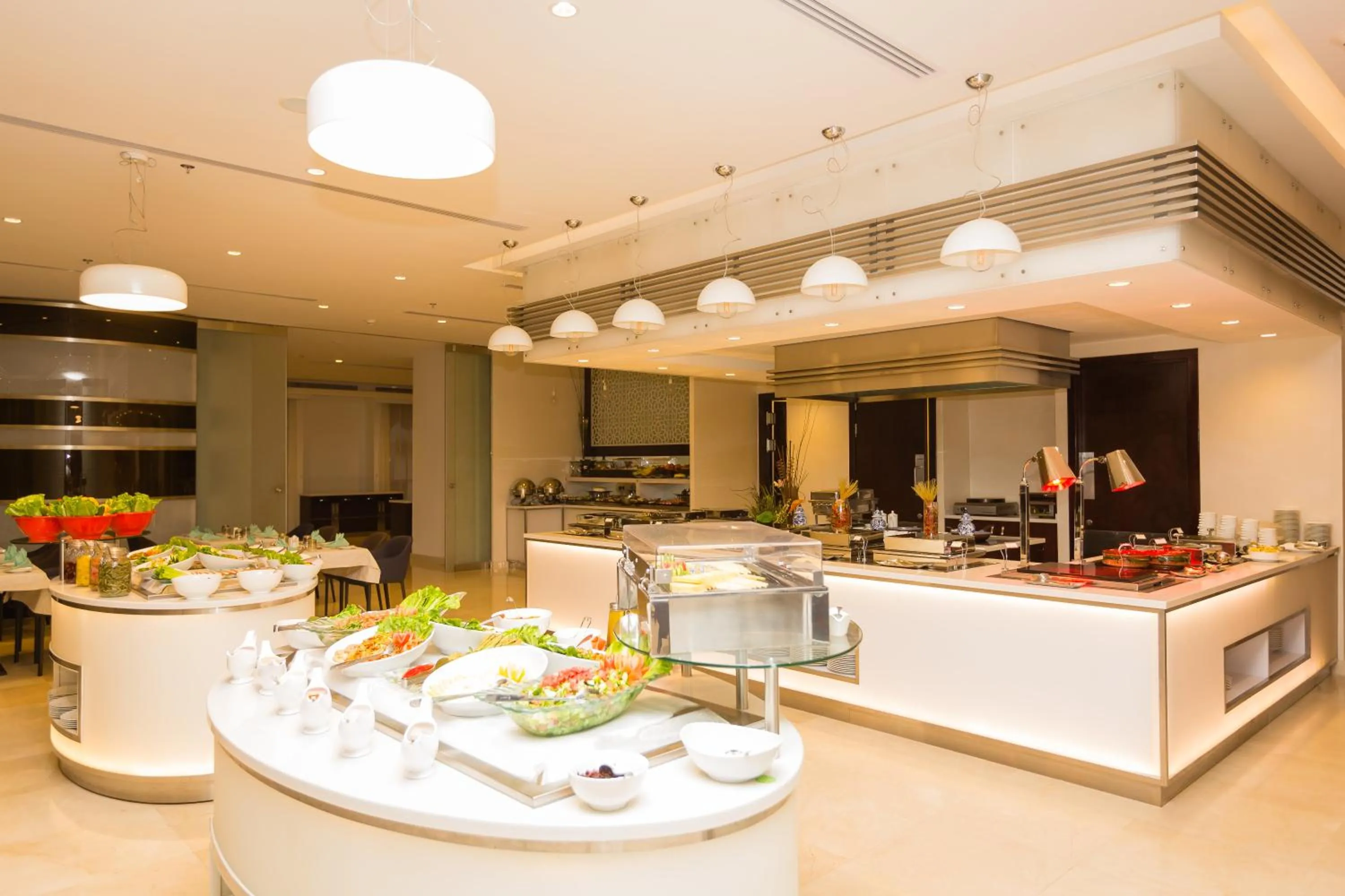 Restaurant/places to eat in Holiday Inn Yanbu by IHG