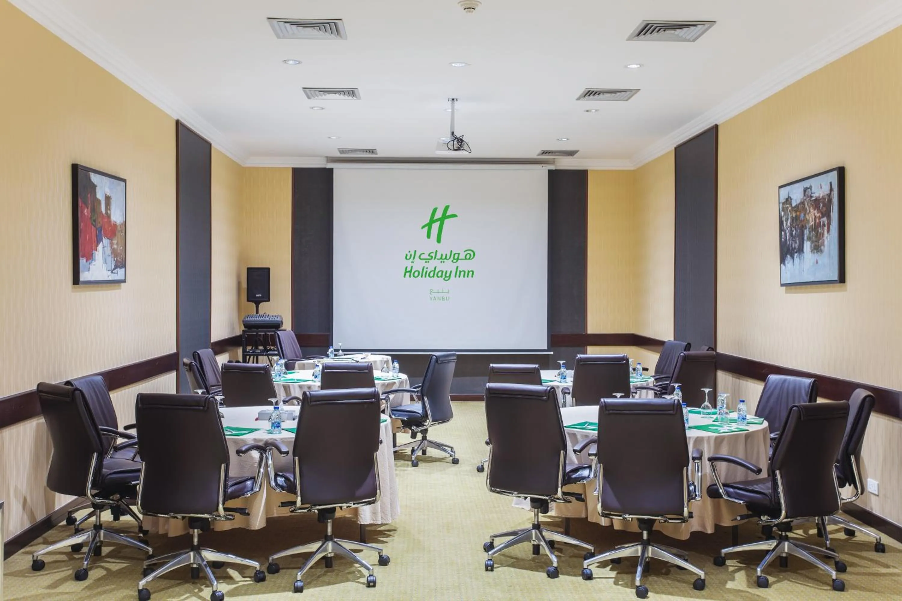 Meeting/conference room in Holiday Inn Yanbu by IHG