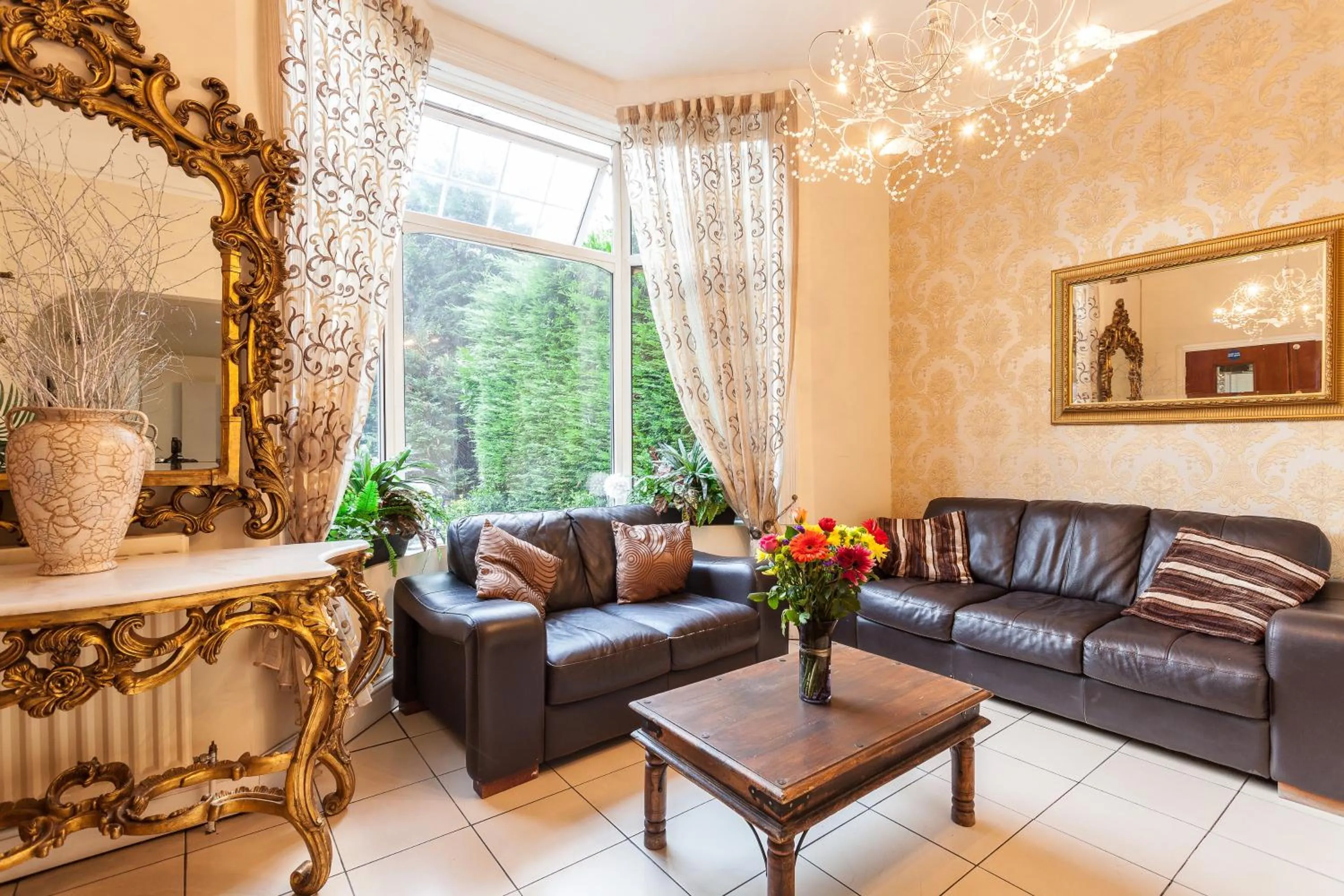 Lobby or reception in Roseview Alexandra Palace Hotel