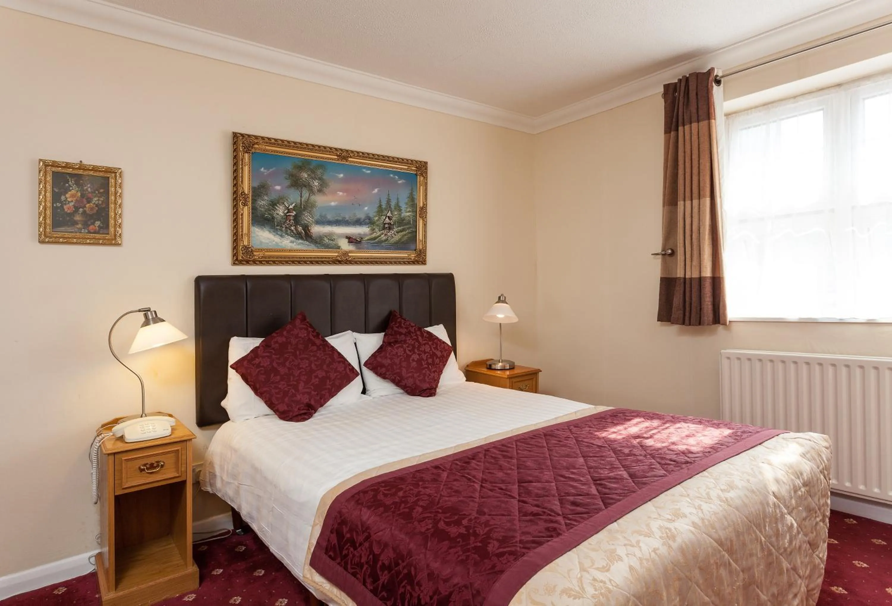 Bedroom, Bed in Roseview Alexandra Palace Hotel