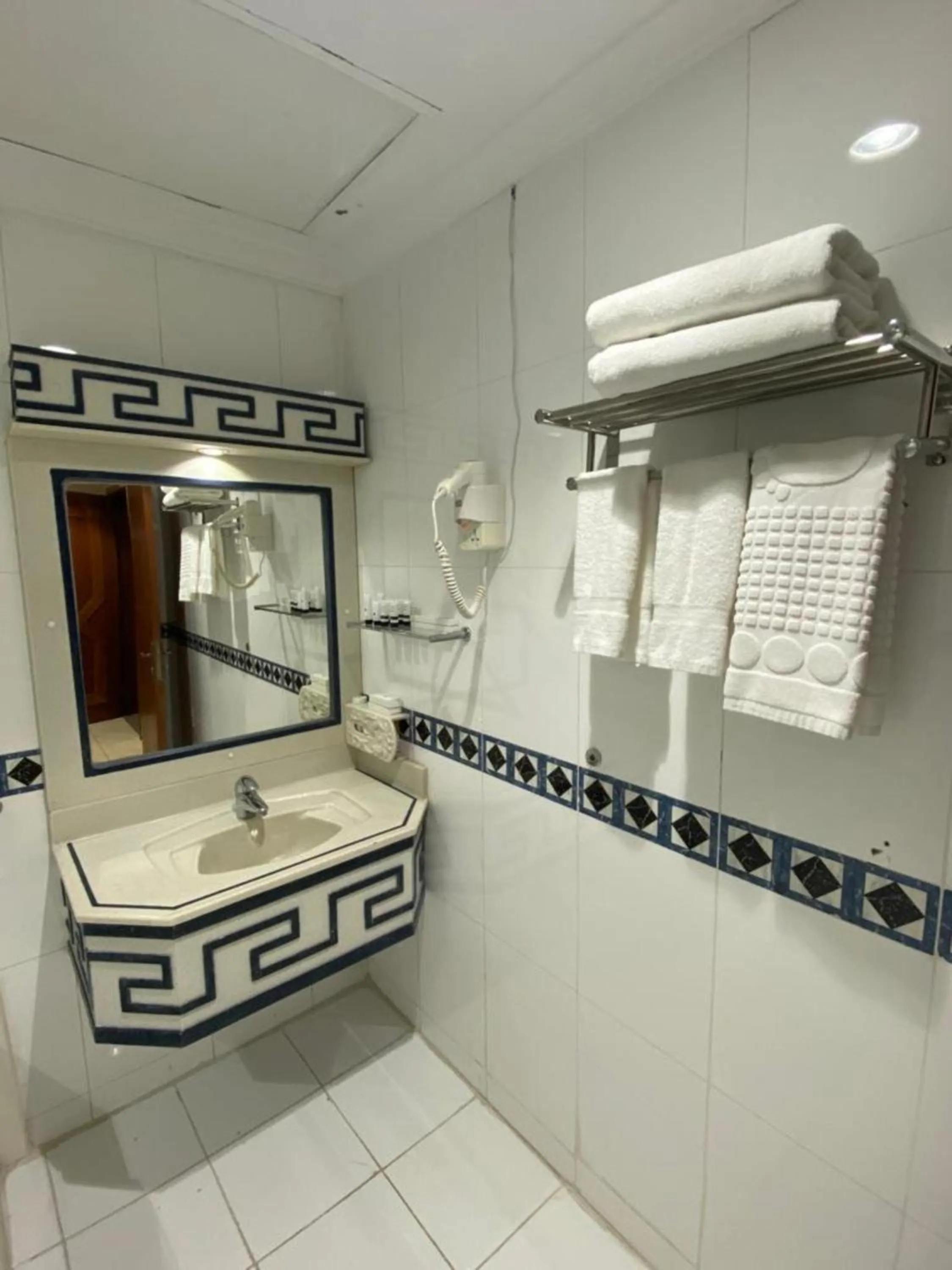 Bathroom in Hayat Redwa Hotel