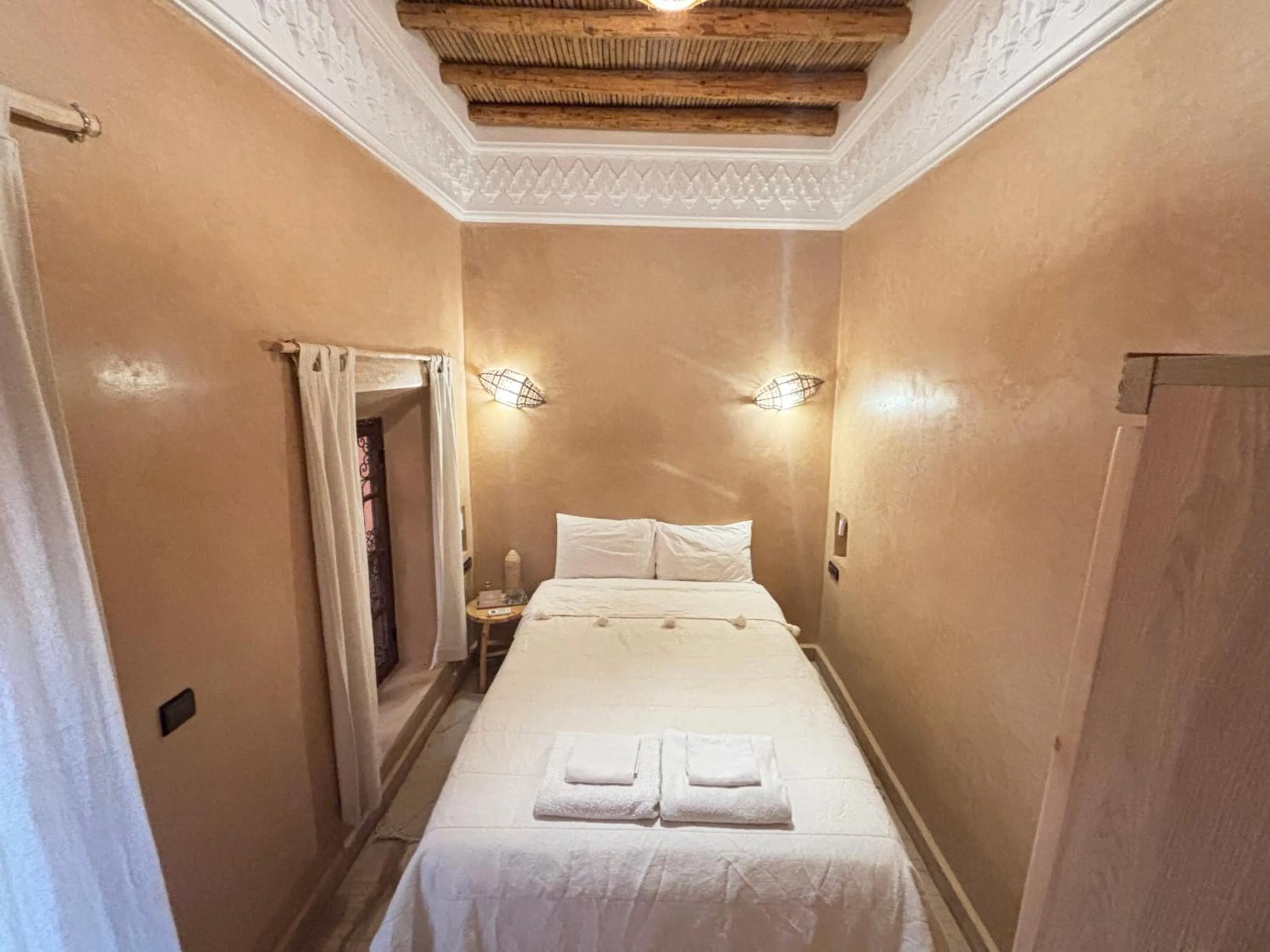 Property building, Bed in Riad Minami