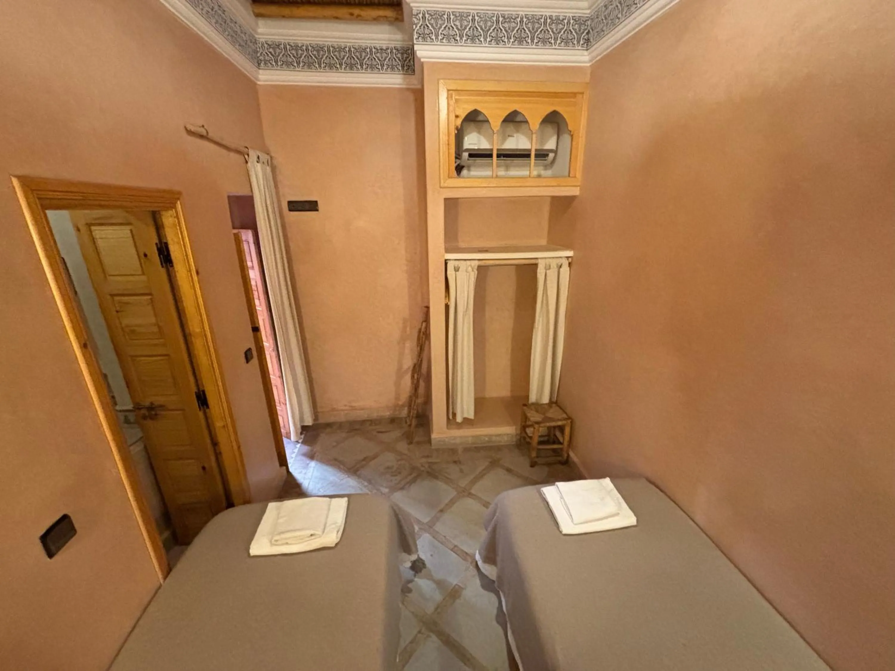 Property building in Riad Minami