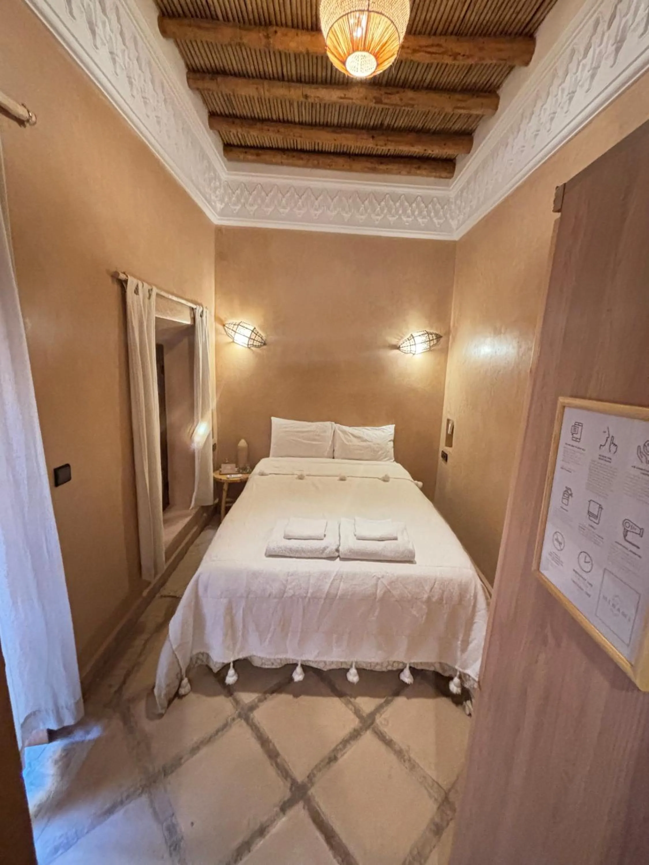 Property building, Bed in Riad Minami