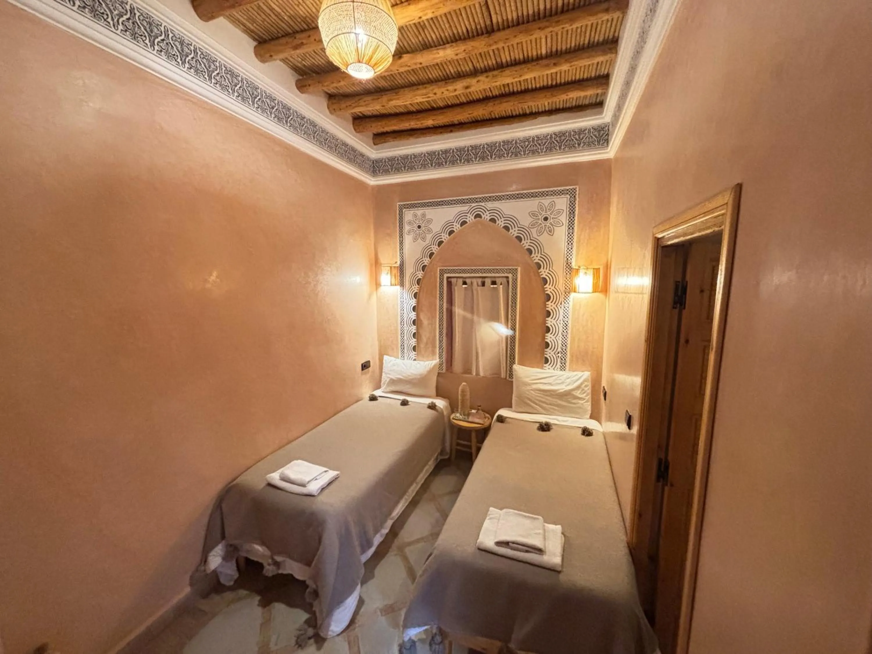 Property building, Bed in Riad Minami