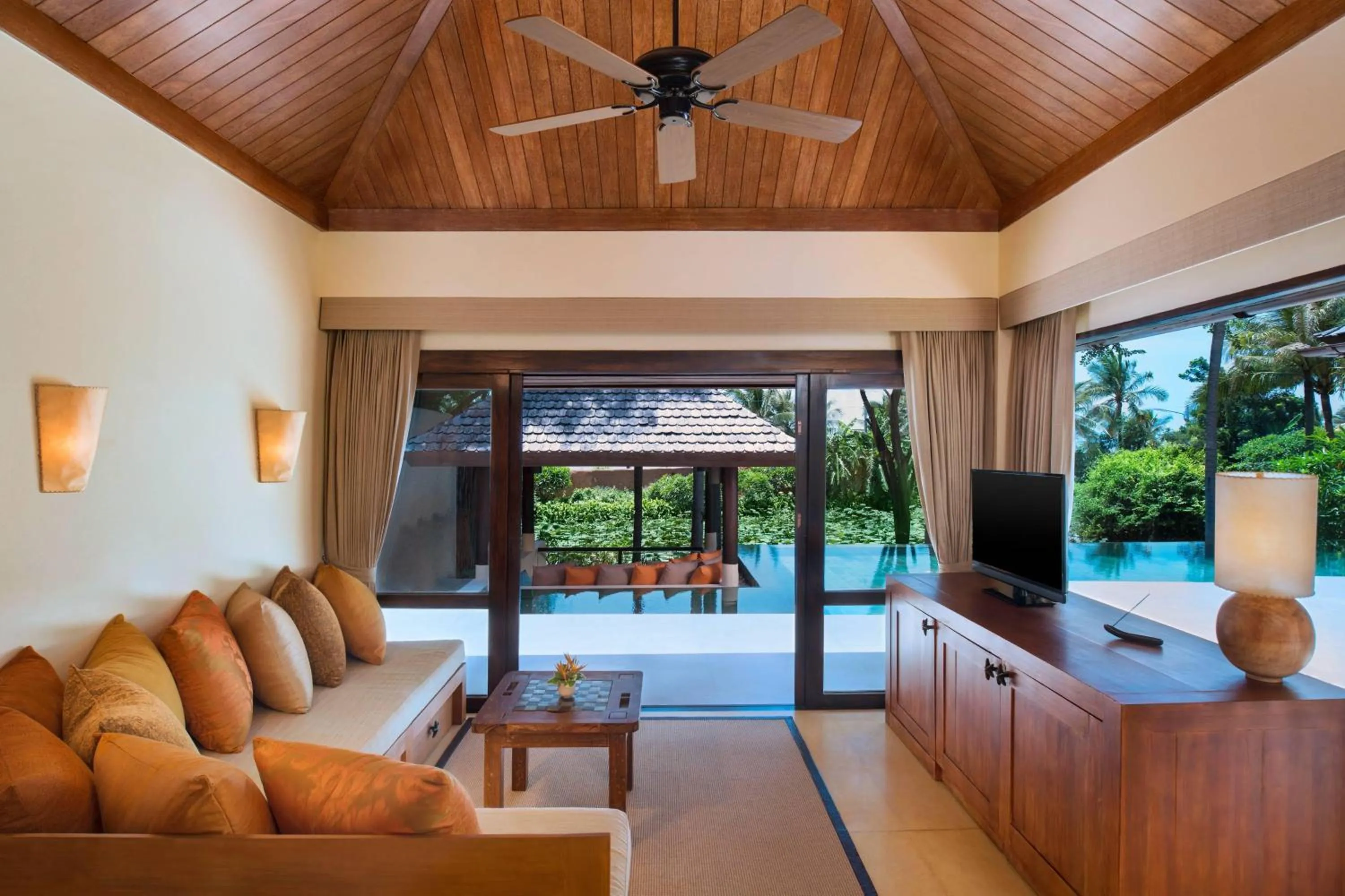 Swimming pool in Sheraton Hua Hin Pranburi Villas