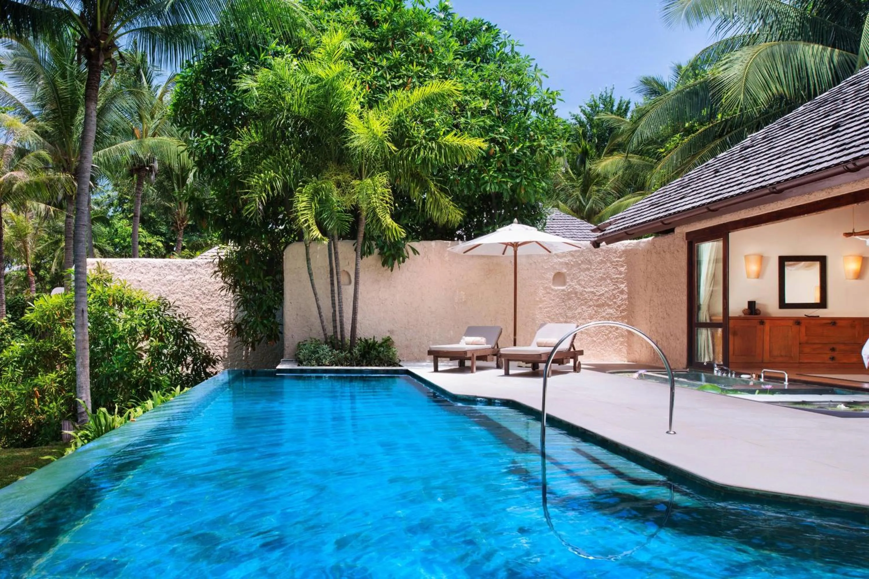 Swimming pool in Sheraton Hua Hin Pranburi Villas