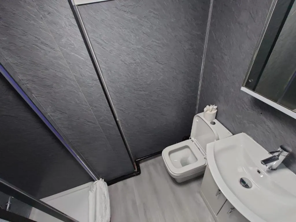 Bathroom in High Tide Hotel Oyo