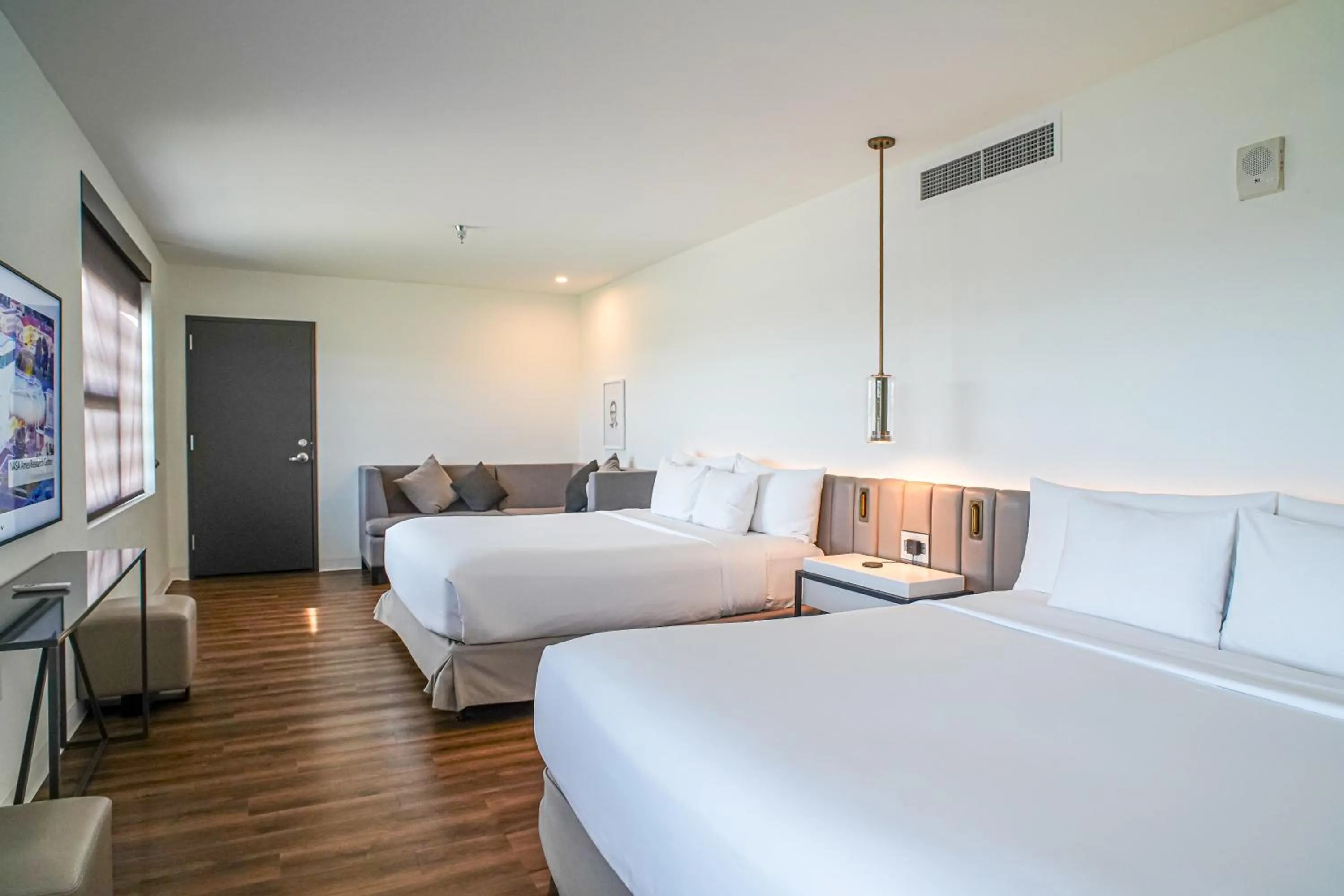 Bed in Shashi Hotel Mountain View Palo Alto