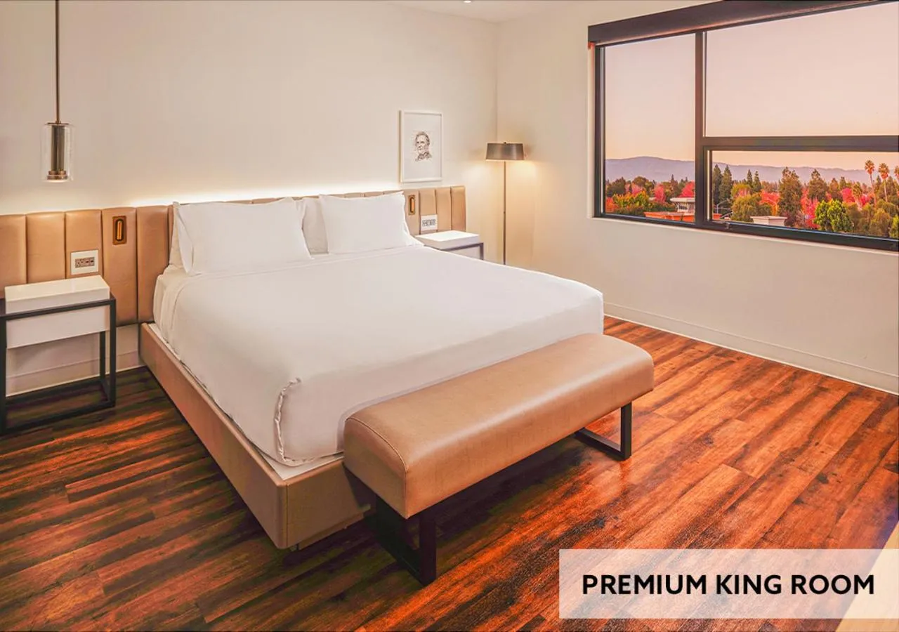 Bed in Shashi Hotel Mountain View Palo Alto