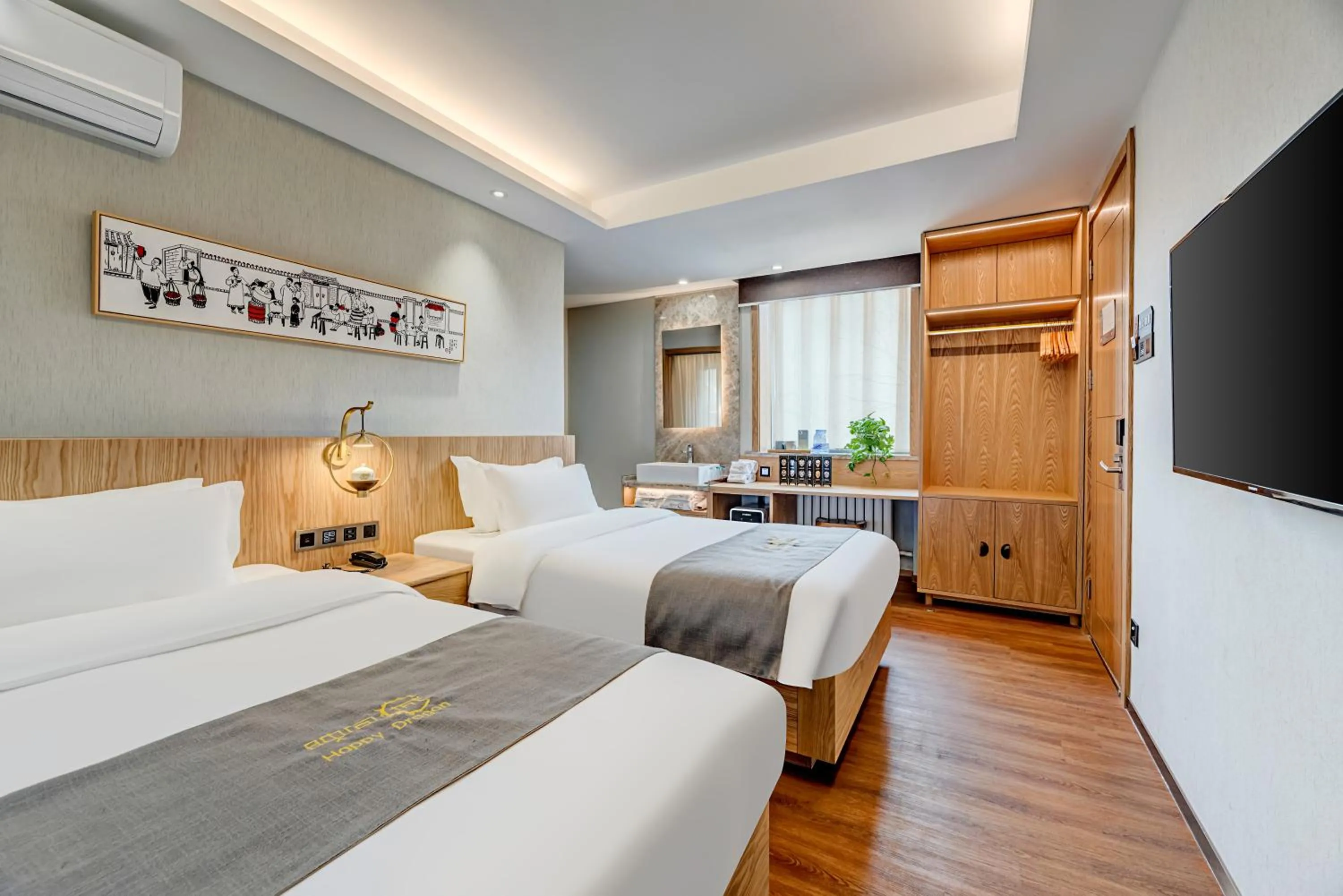 Bed in Happy Dragon City Culture Hotel -In the city center Close to Forbidden City&Wangfujing Street&Subway Nearby &free coffee & Free laundry&English speaking with tour services &Free WiFi unlimited for Western software
