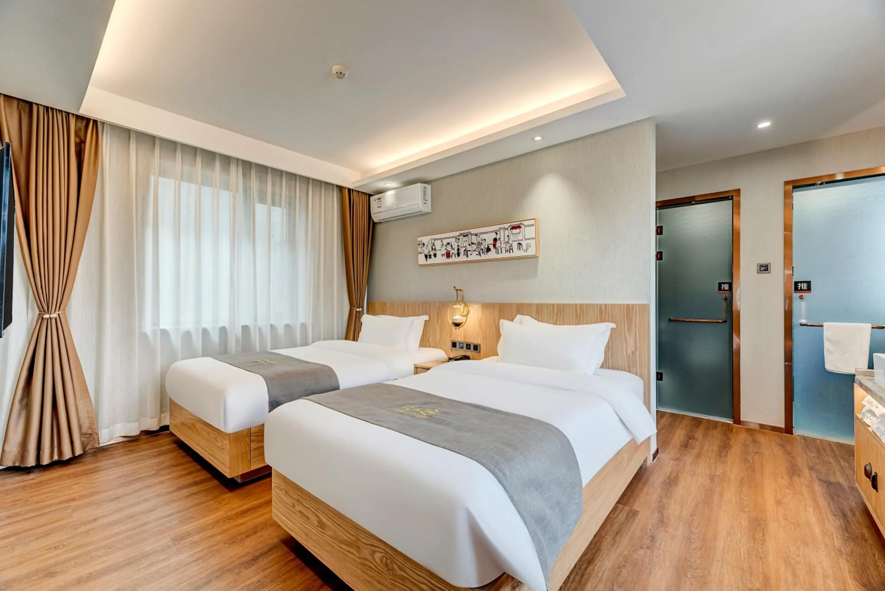 Bed in Happy Dragon City Culture Hotel -In the city center Close to Forbidden City&Wangfujing Street&Subway Nearby &free coffee & Free laundry&English speaking with tour services &Free WiFi unlimited for Western software