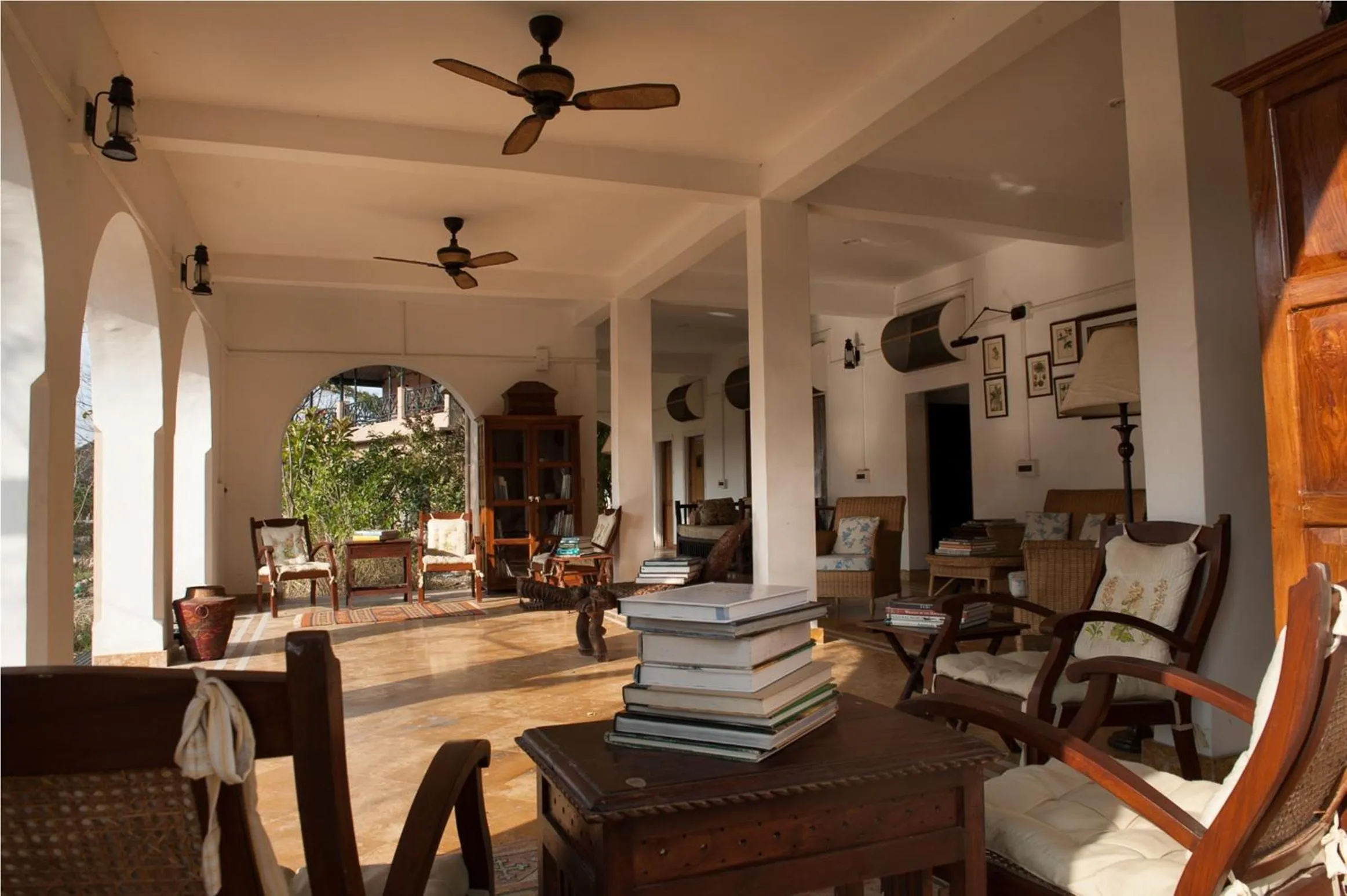 Communal lounge/ TV room in Jim's Jungle Retreat