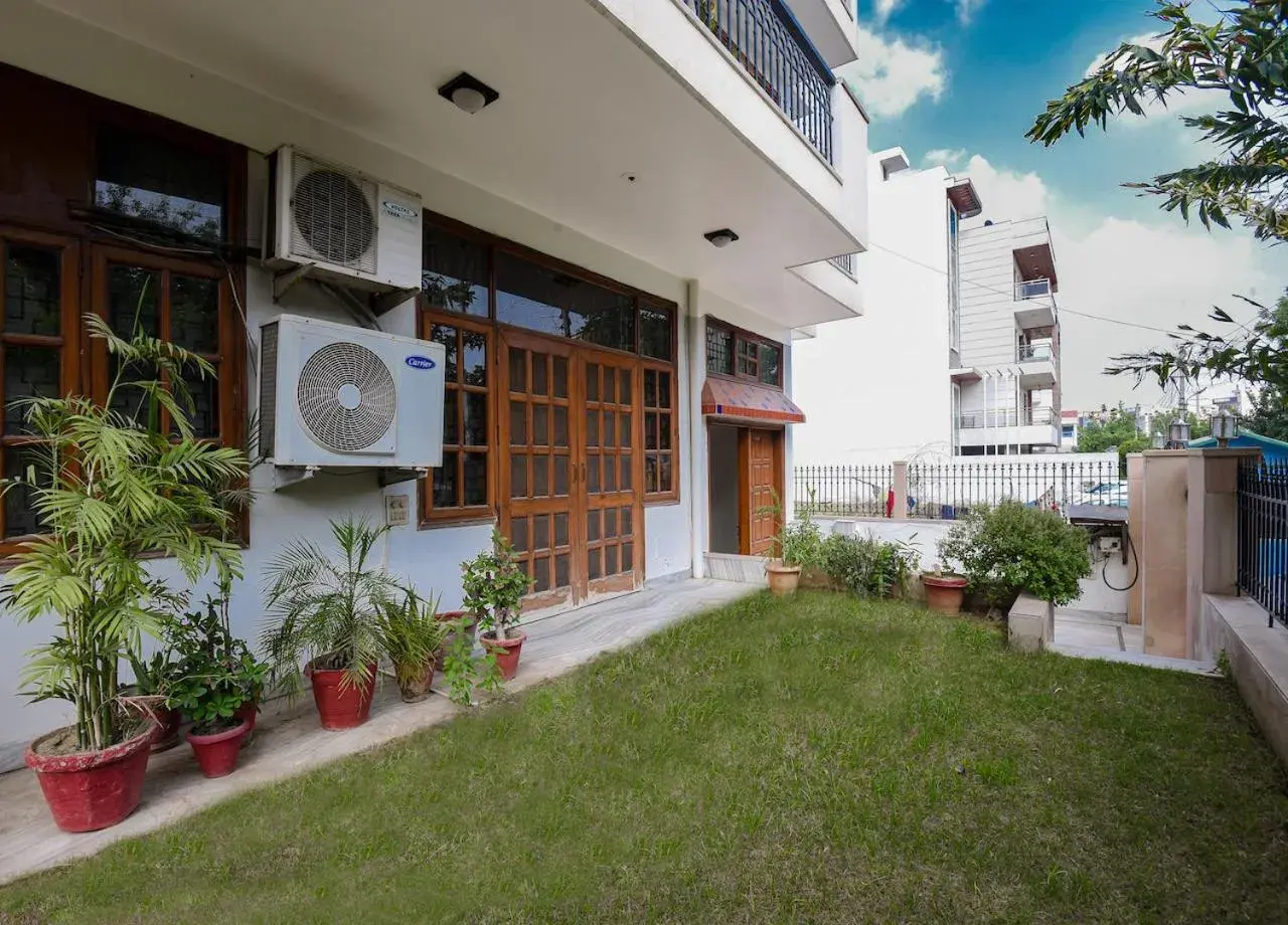 Property building in BedChambers Serviced Apartments - Artemis Hospital Property building in BedChambers Serviced Apartments - Artemis Hospital