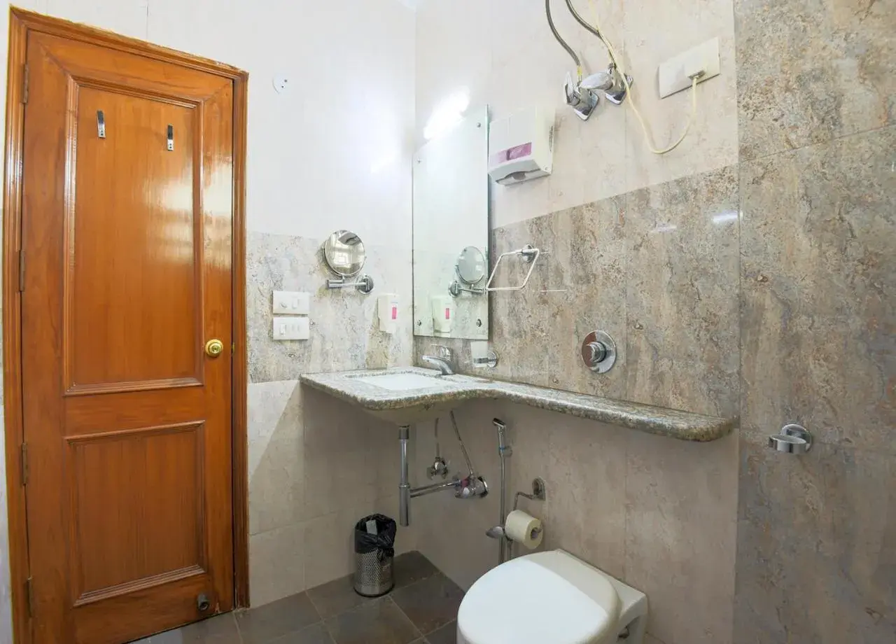 Shower in BedChambers Serviced Apartments - Artemis Hospital Shower in BedChambers Serviced Apartments - Artemis Hospital