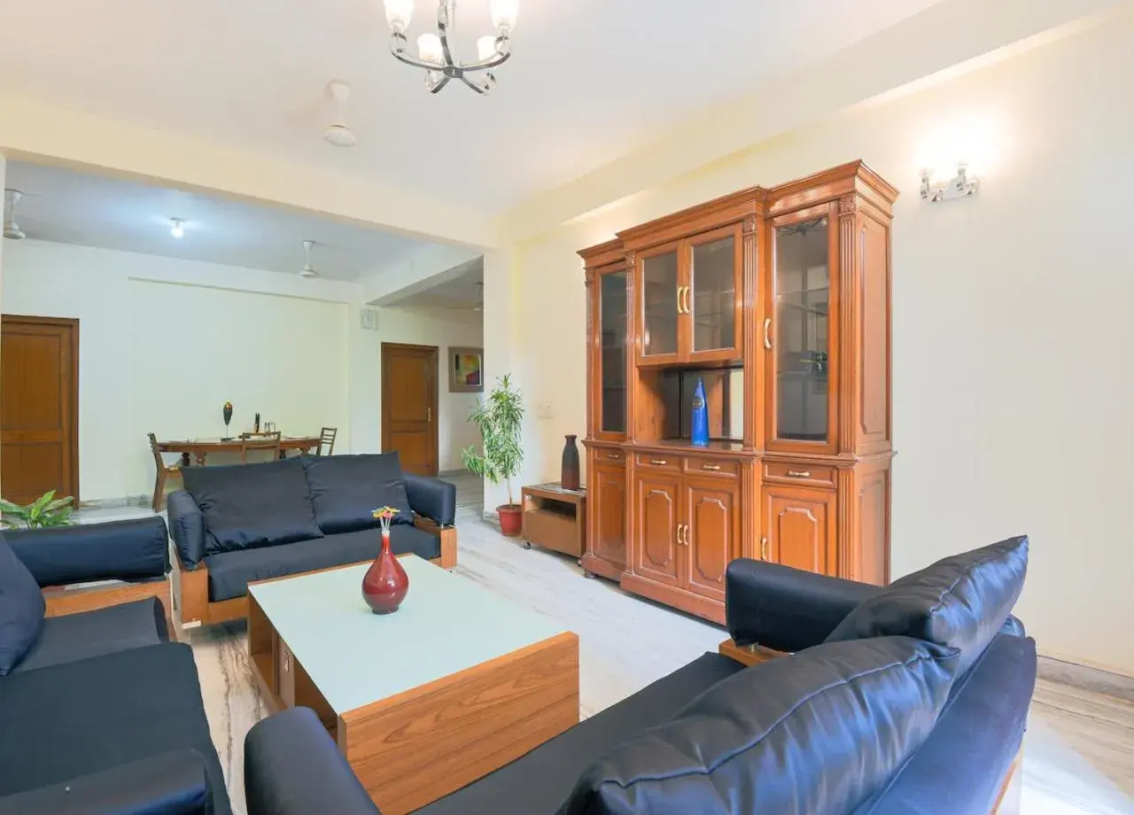 TV and multimedia in BedChambers Serviced Apartments - Artemis Hospital TV and multimedia in BedChambers Serviced Apartments - Artemis Hospital