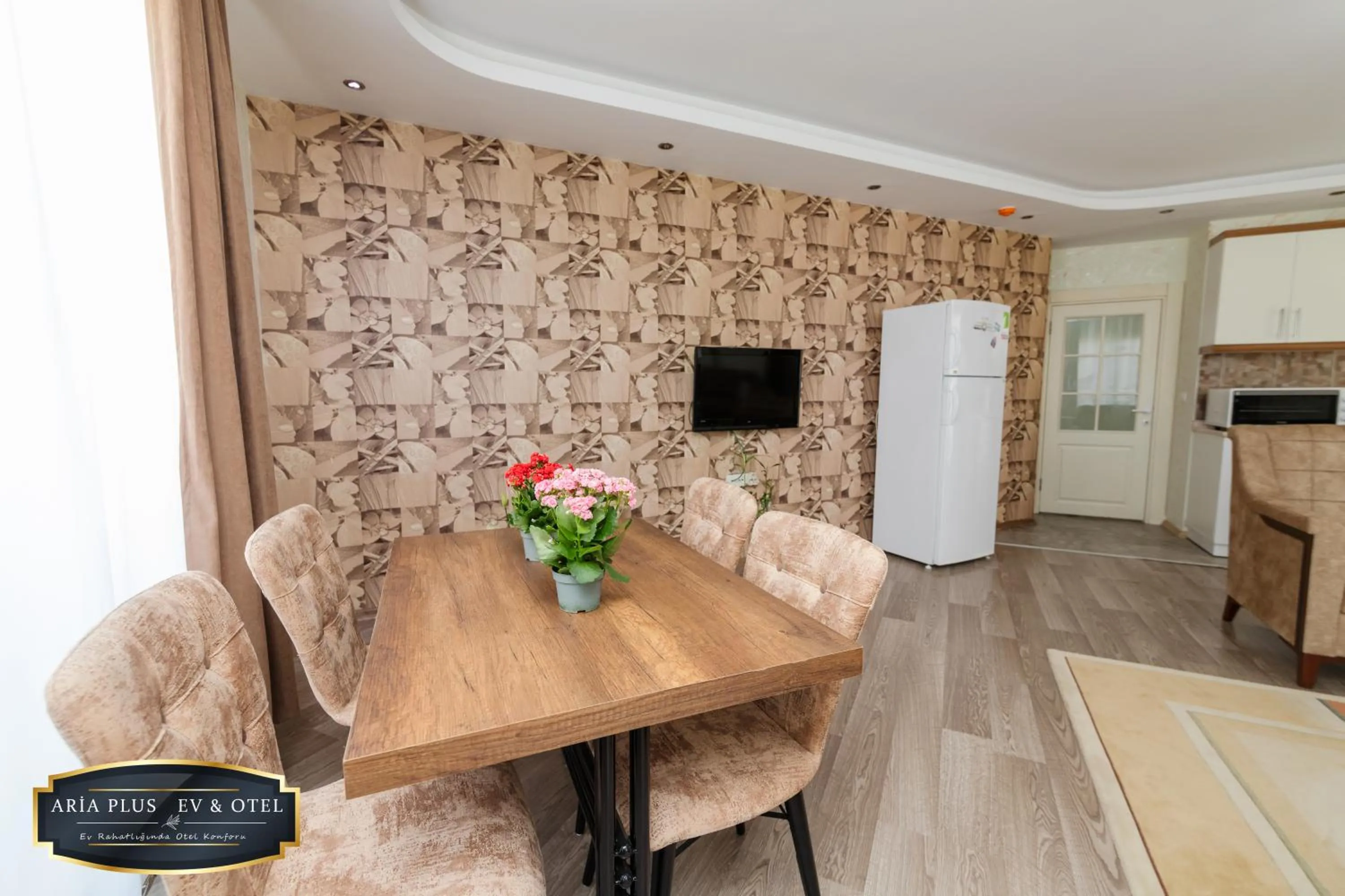 Dining area in aria plus ev otel