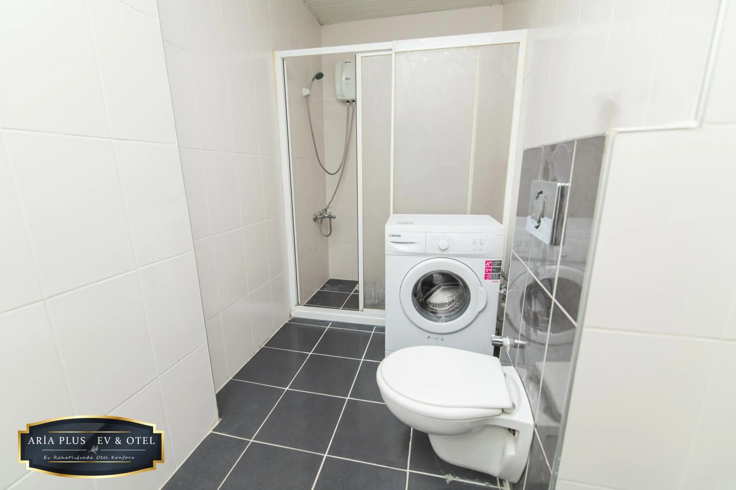 Bathroom in aria plus ev otel