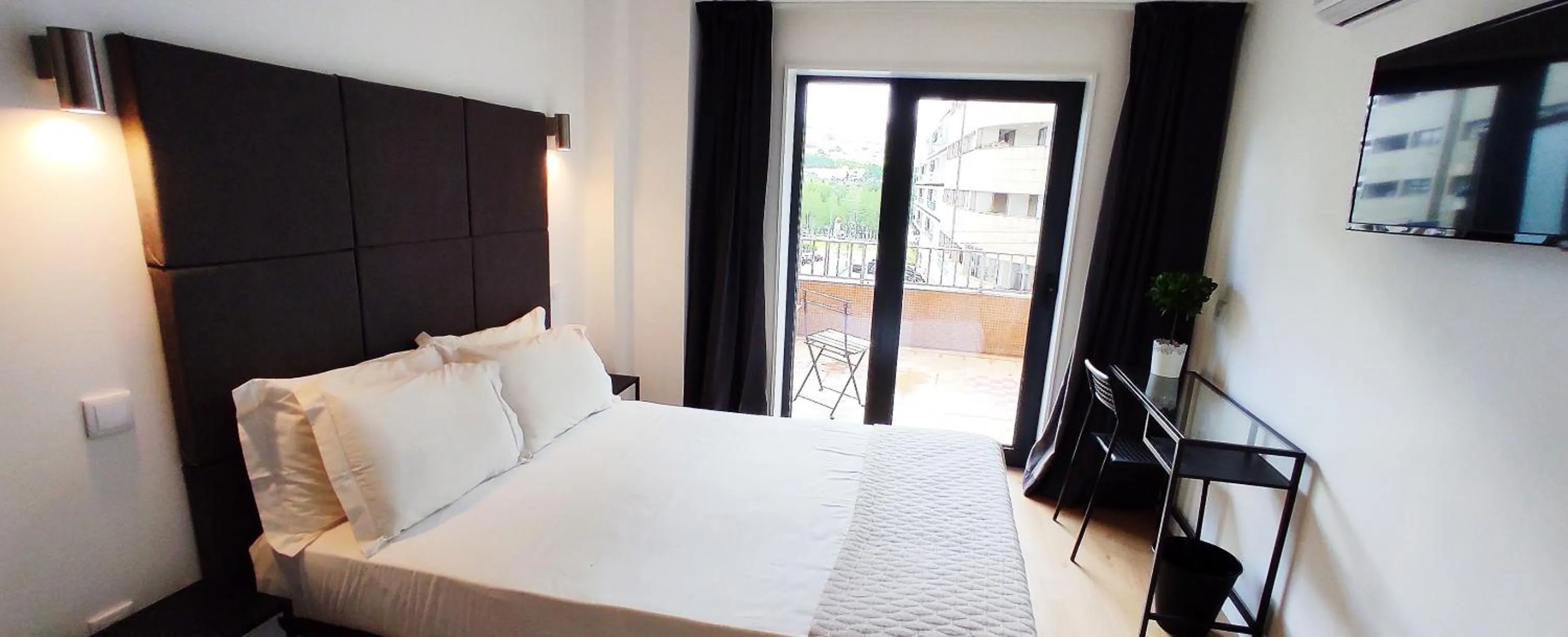 Bed in Residencial Douro