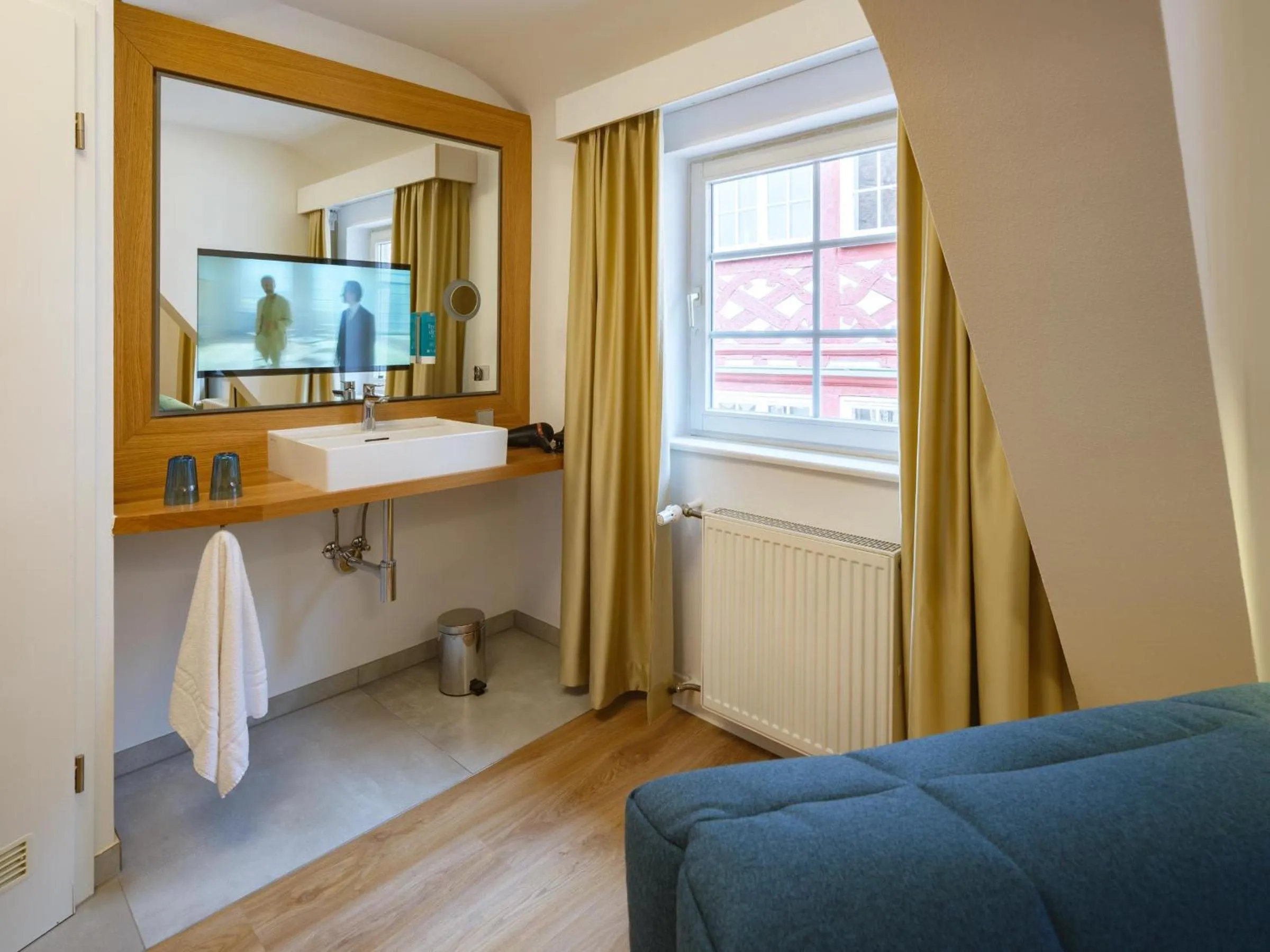 TV and multimedia in Hotel Restaurant Goldener Engel