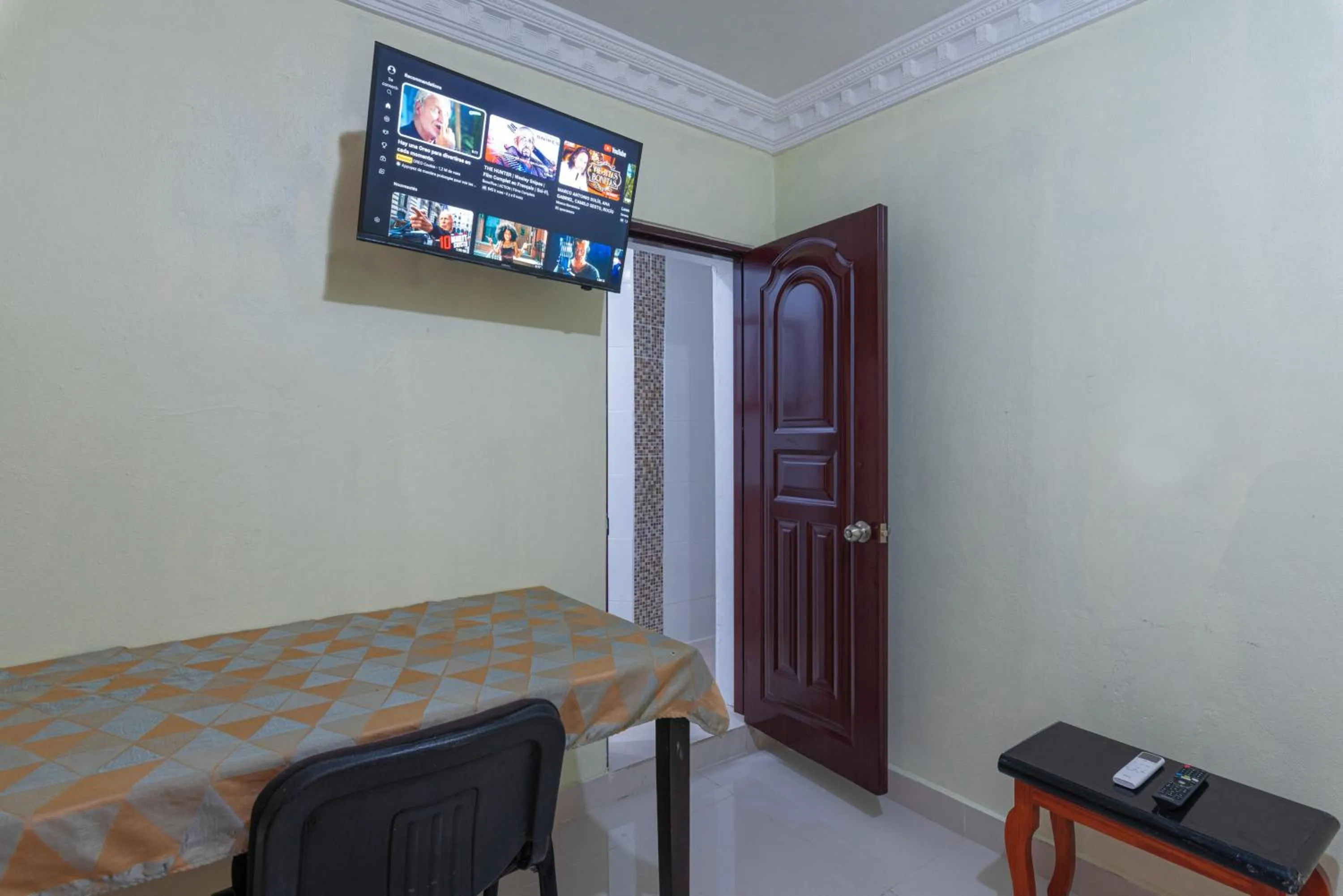 TV and multimedia in Tropical Island Aparthotel Aeropuerto Santo Domingo